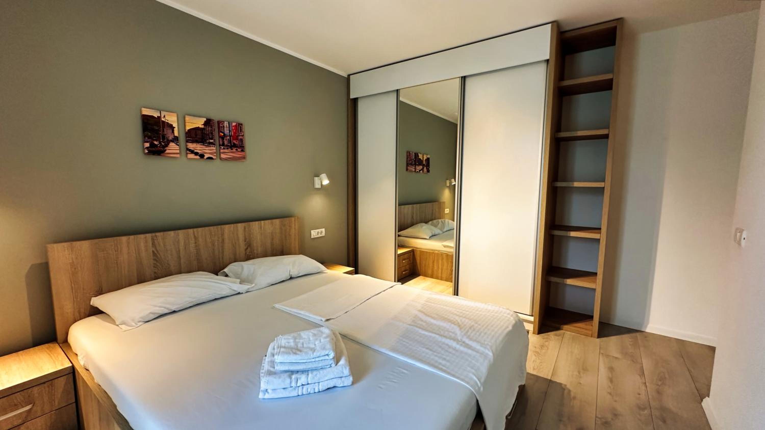 One-Bedroom Apartment with Balcony