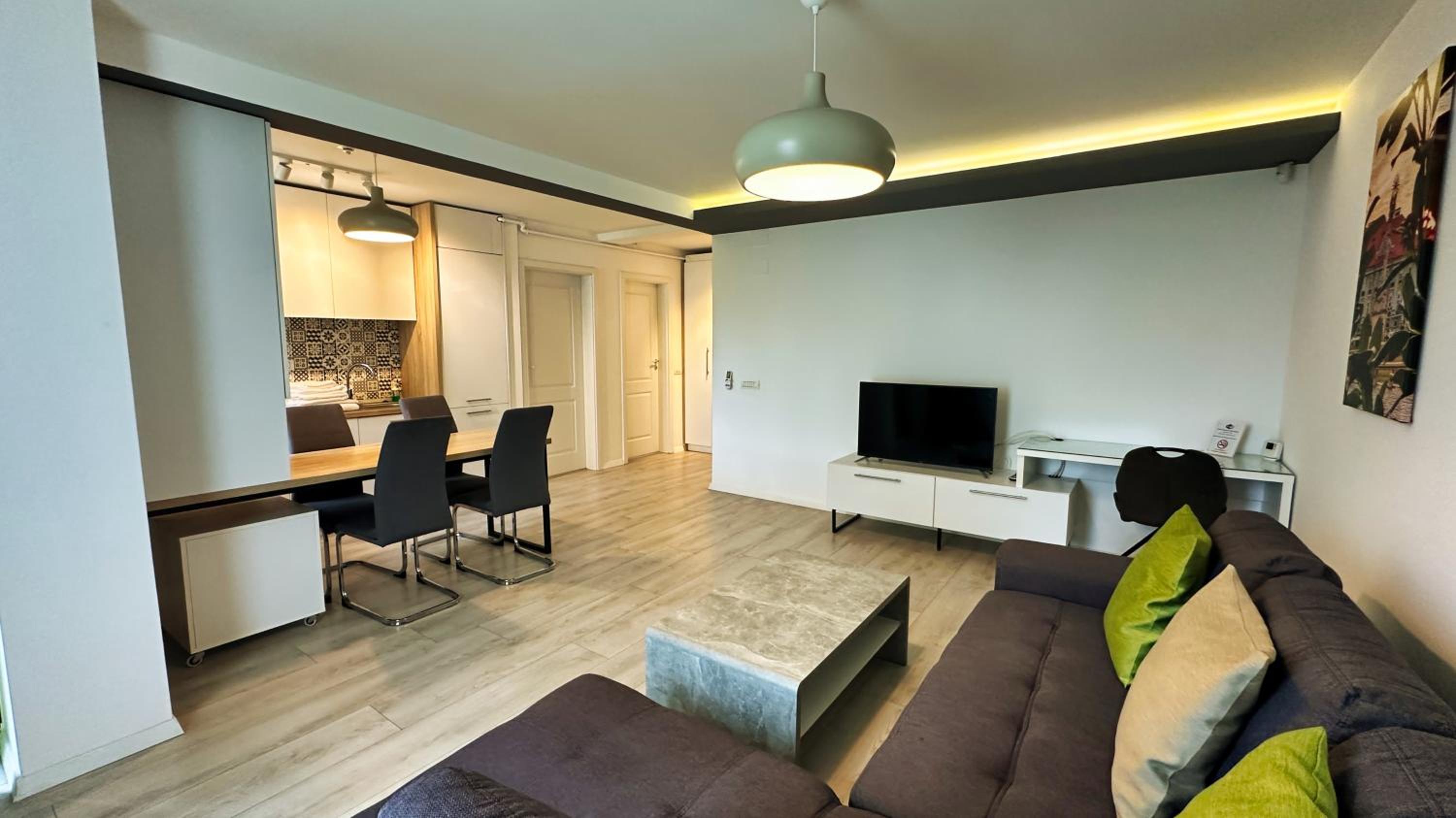 One-Bedroom Apartment with Balcony photo 1