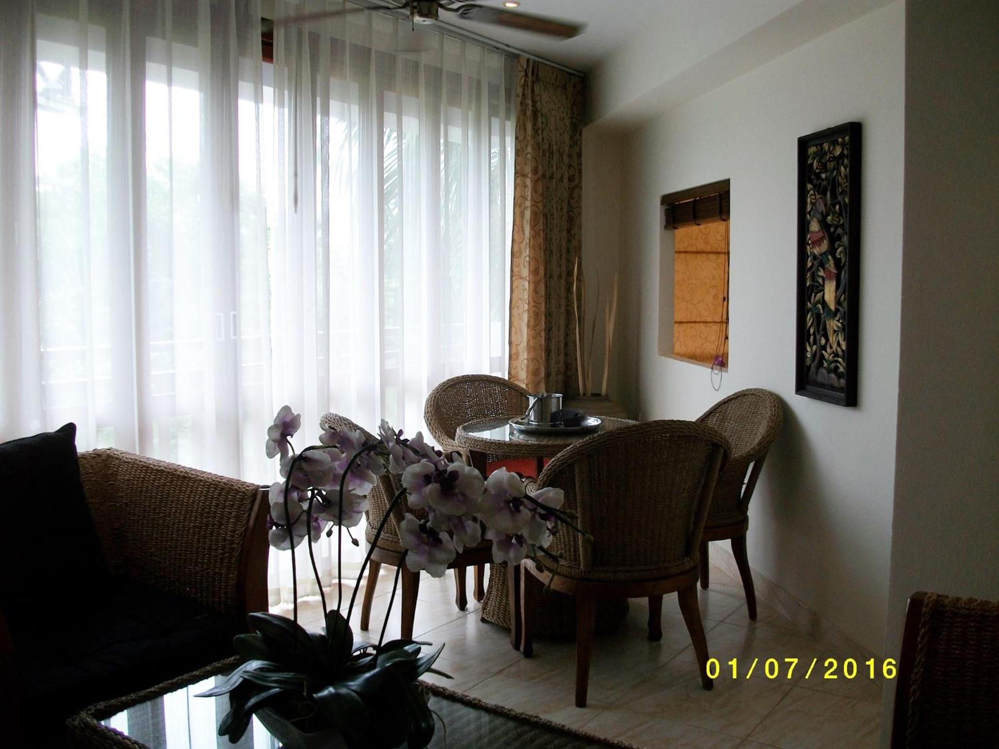 Deluxe One-Bedroom Apartment - Photo 15