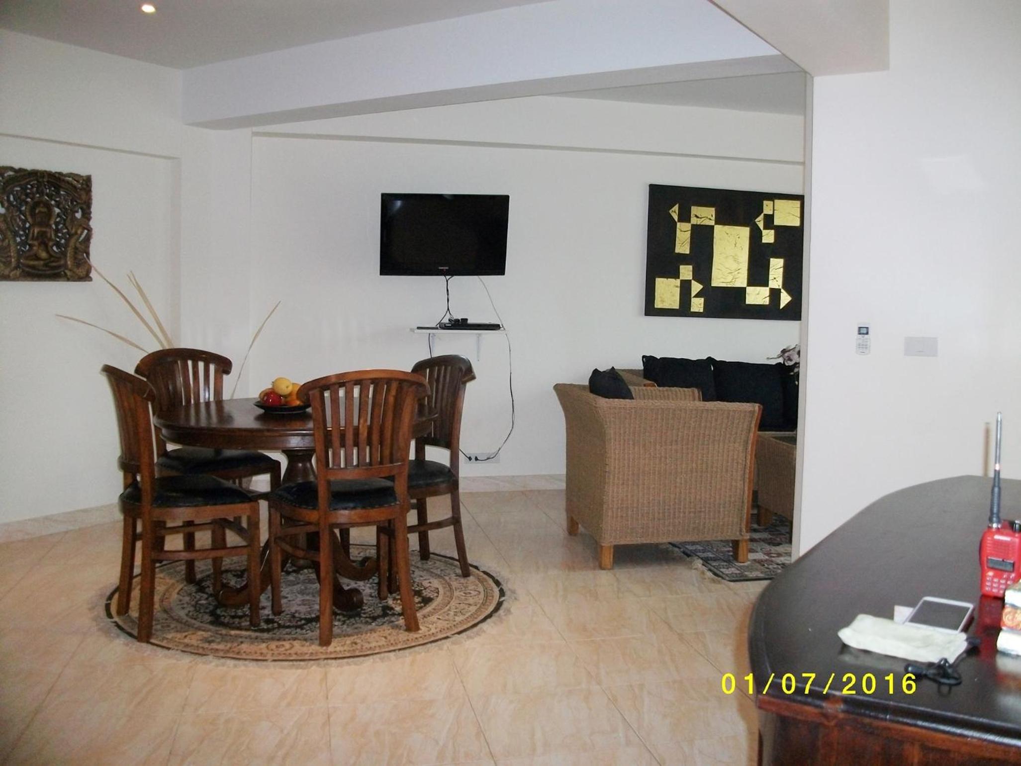 Deluxe One-Bedroom Apartment - Photo 6