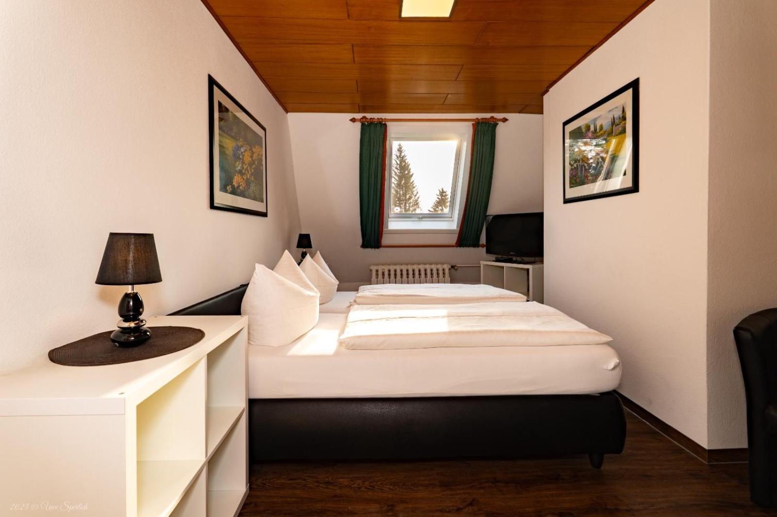 Three-Bedroom Apartment - High Floor photo 2