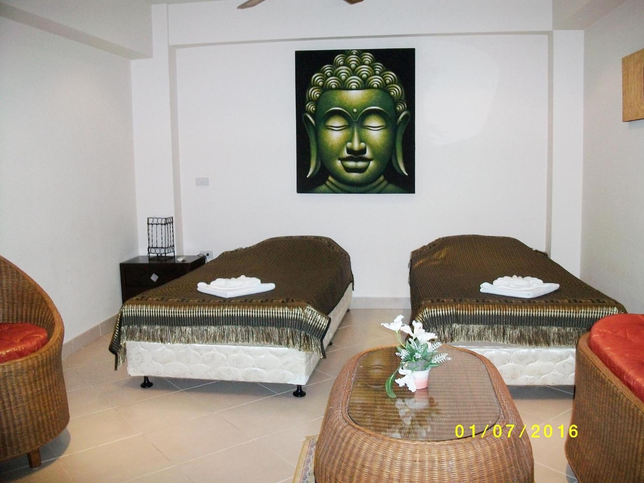 Family Suite - Two Bedrooms - Photo 9