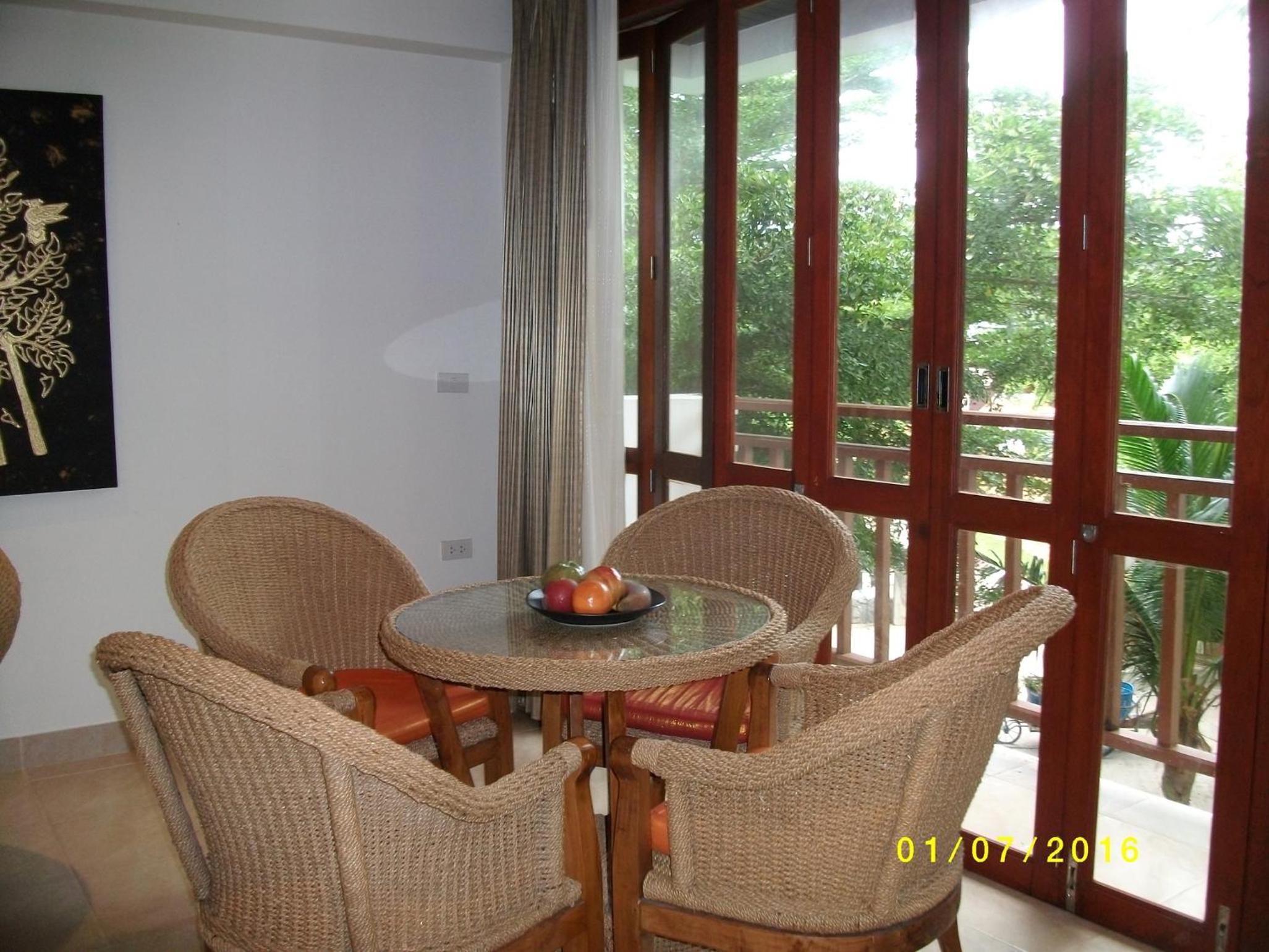 Superior One-Bedroom Apartment - Photo 9