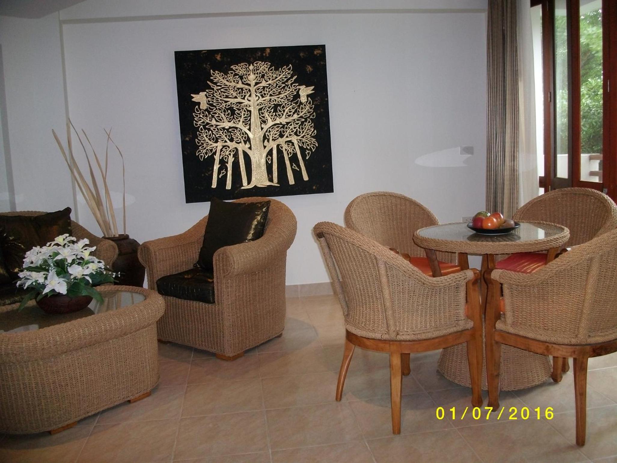 Superior One-Bedroom Apartment - Photo 10