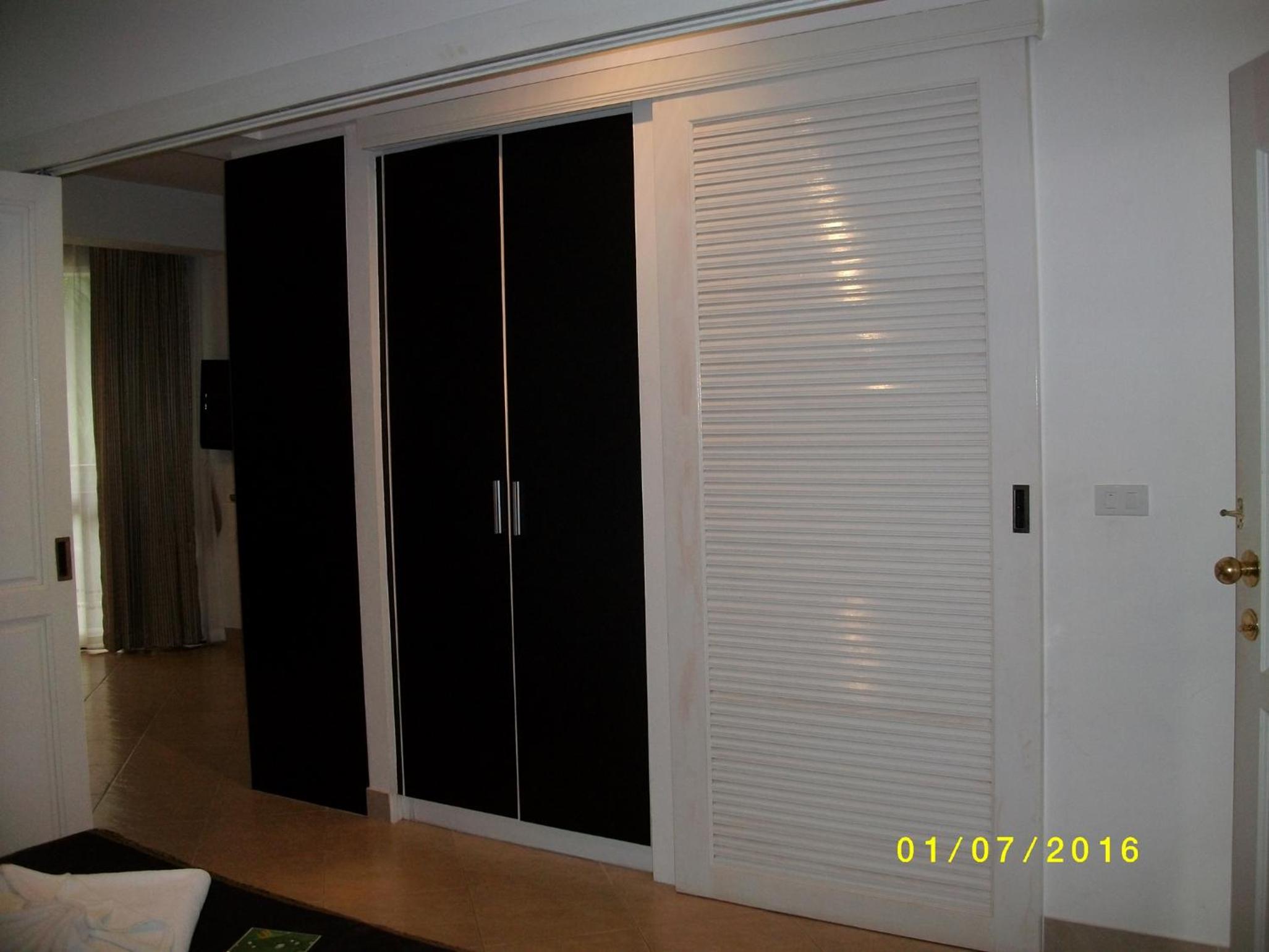 Superior One-Bedroom Apartment - Photo 6
