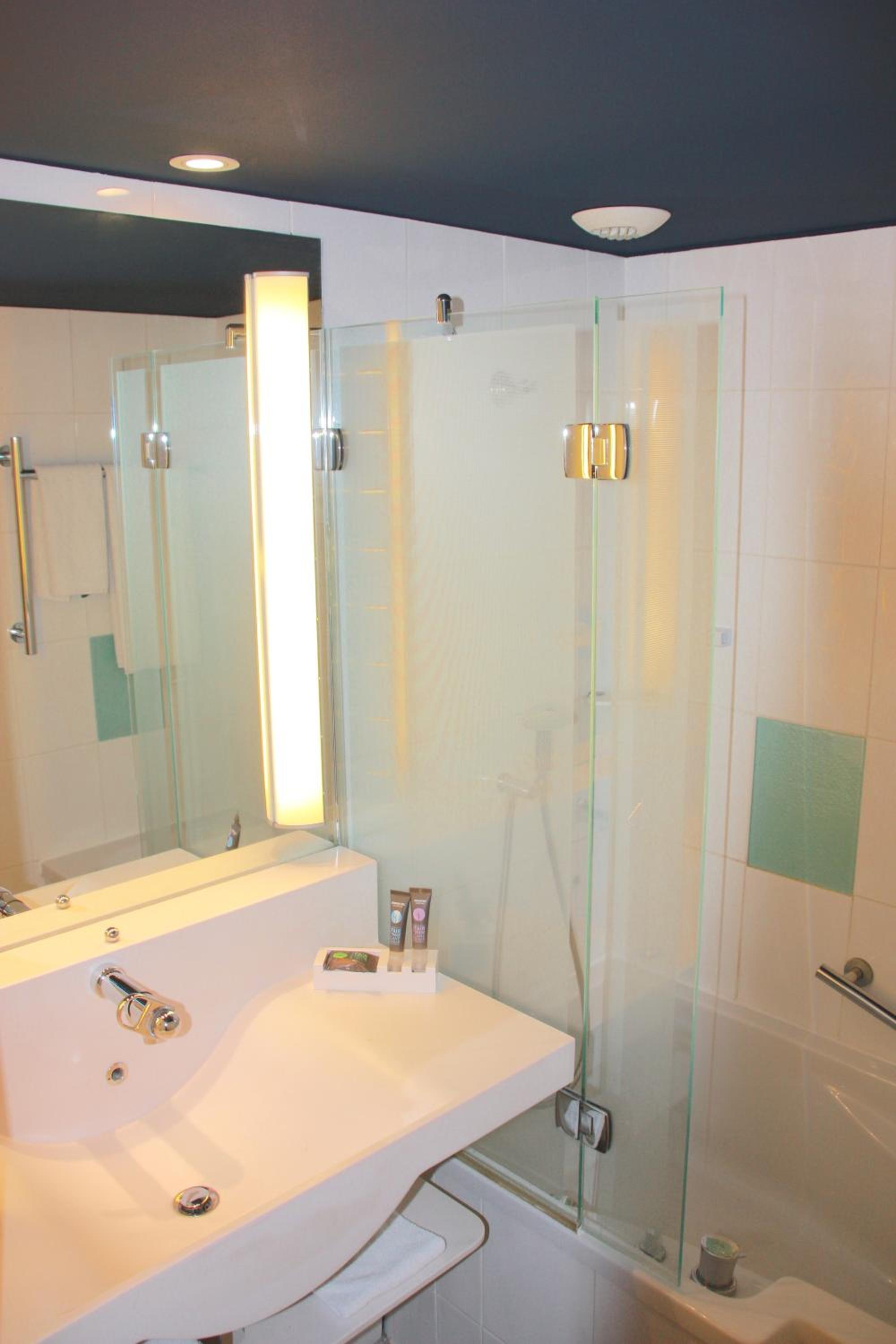 Standard Double Room with Sofa - Photo 6