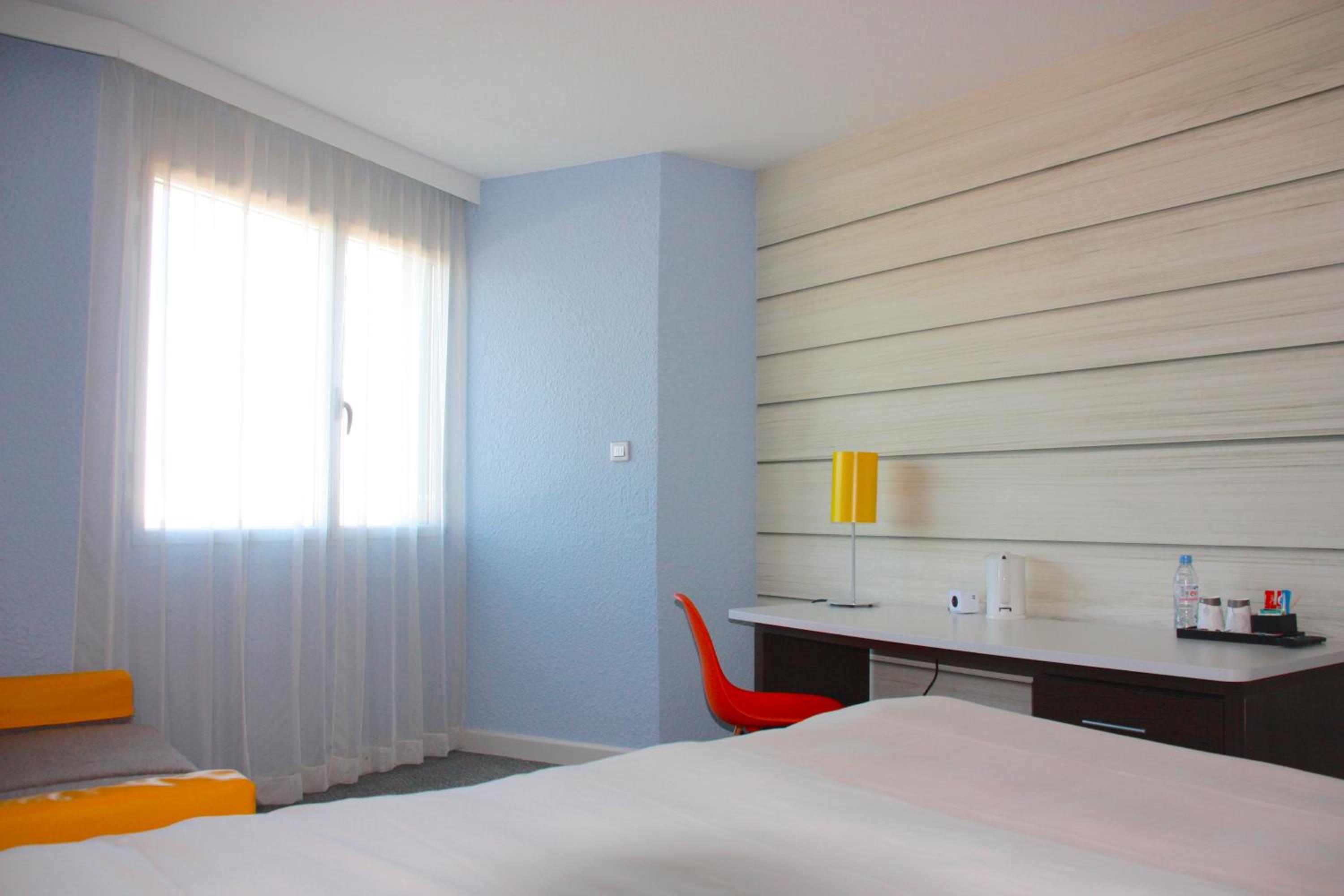 Standard Double Room with Sofa - Photo 7