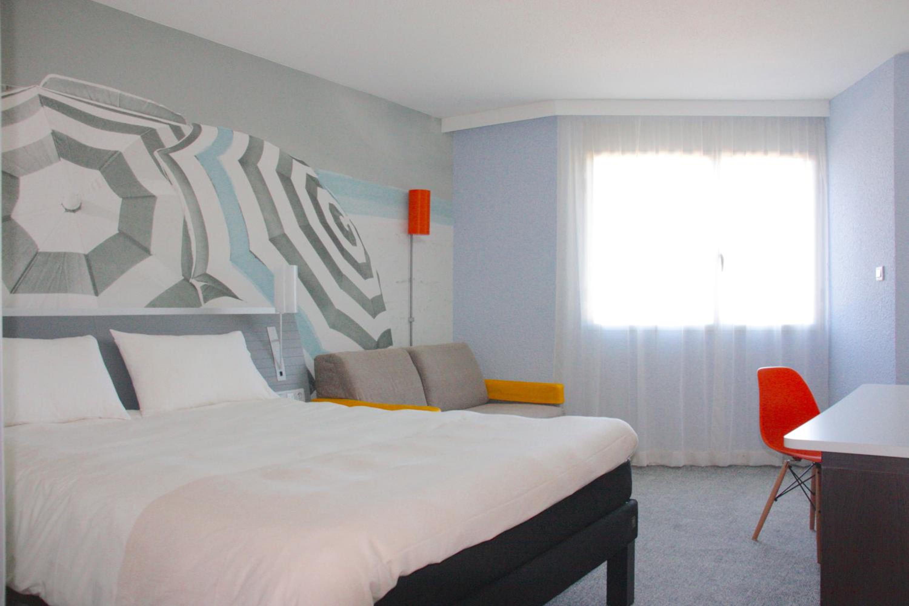 Standard Double Room with Sofa - Photo 10