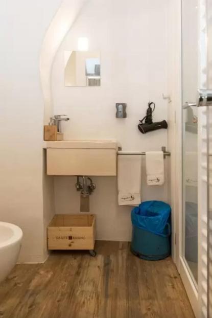 One-Bedroom Apartment - Split Level - Photo 2