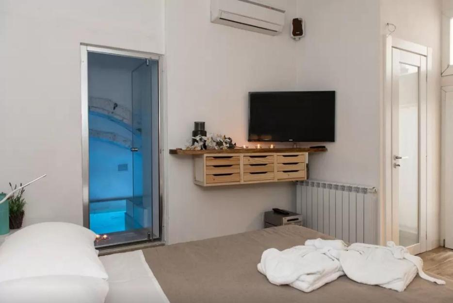 One-Bedroom Apartment - Split Level - Photo 50