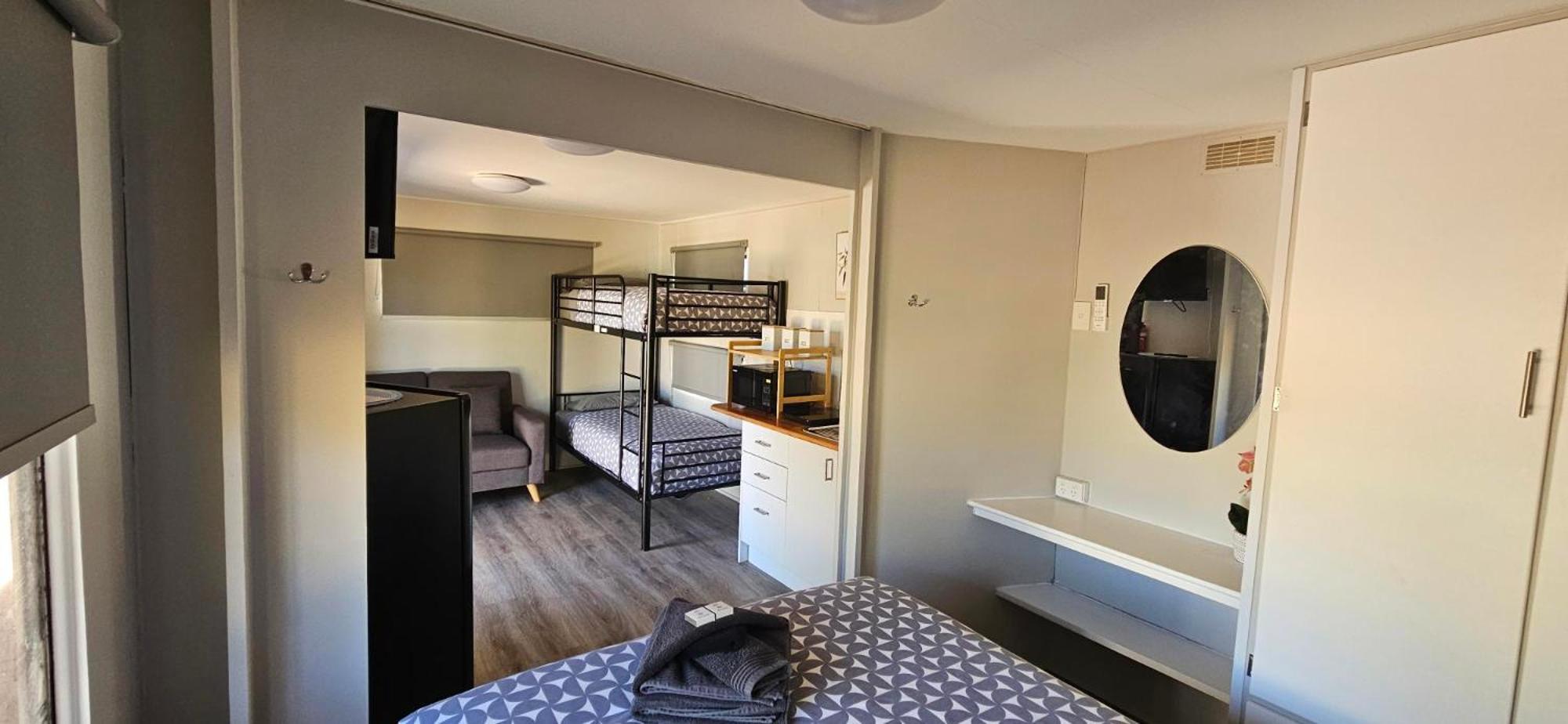 Double or Twin Room with Shared Bathroom photo 1