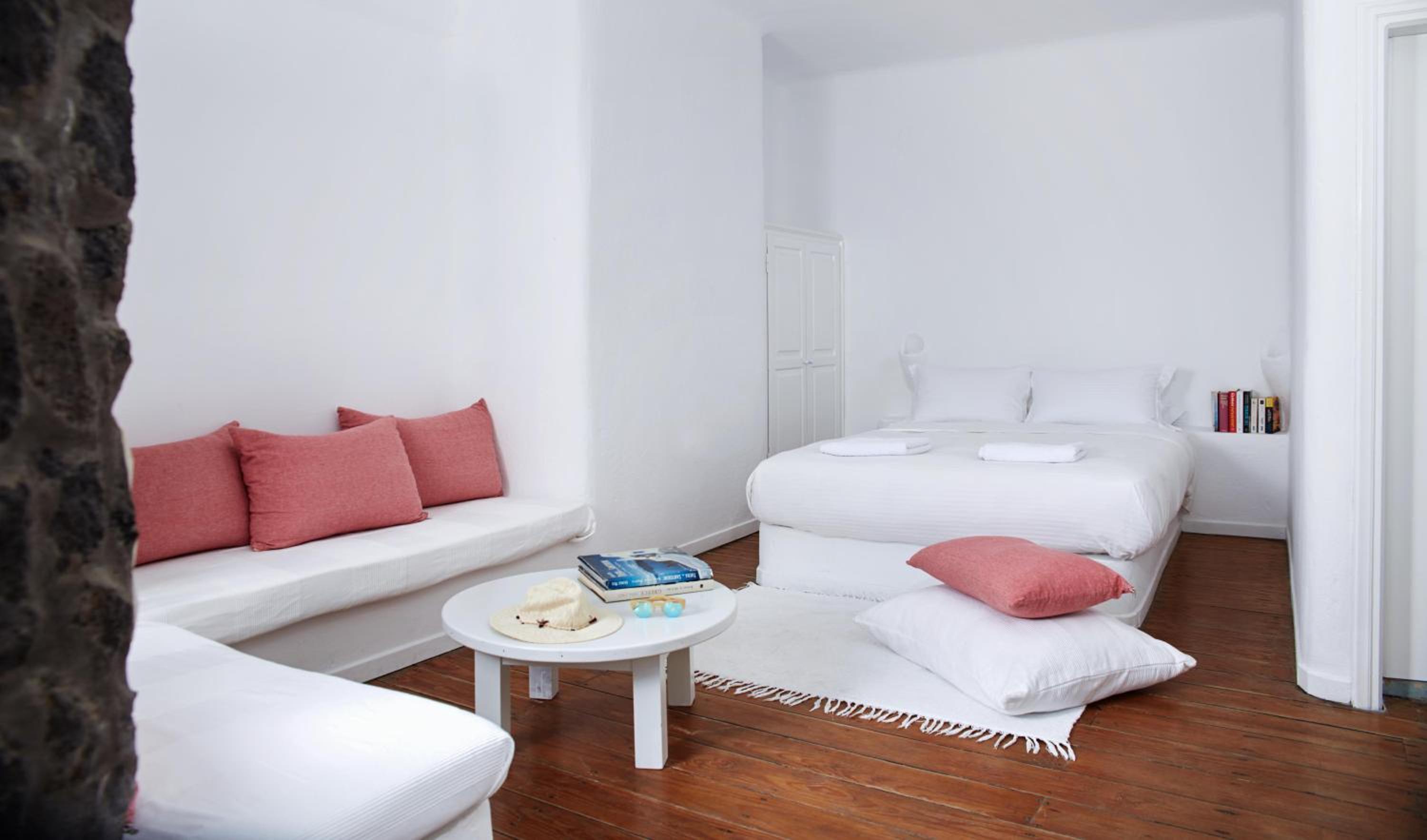 Superior Double Room with Partial Sea View