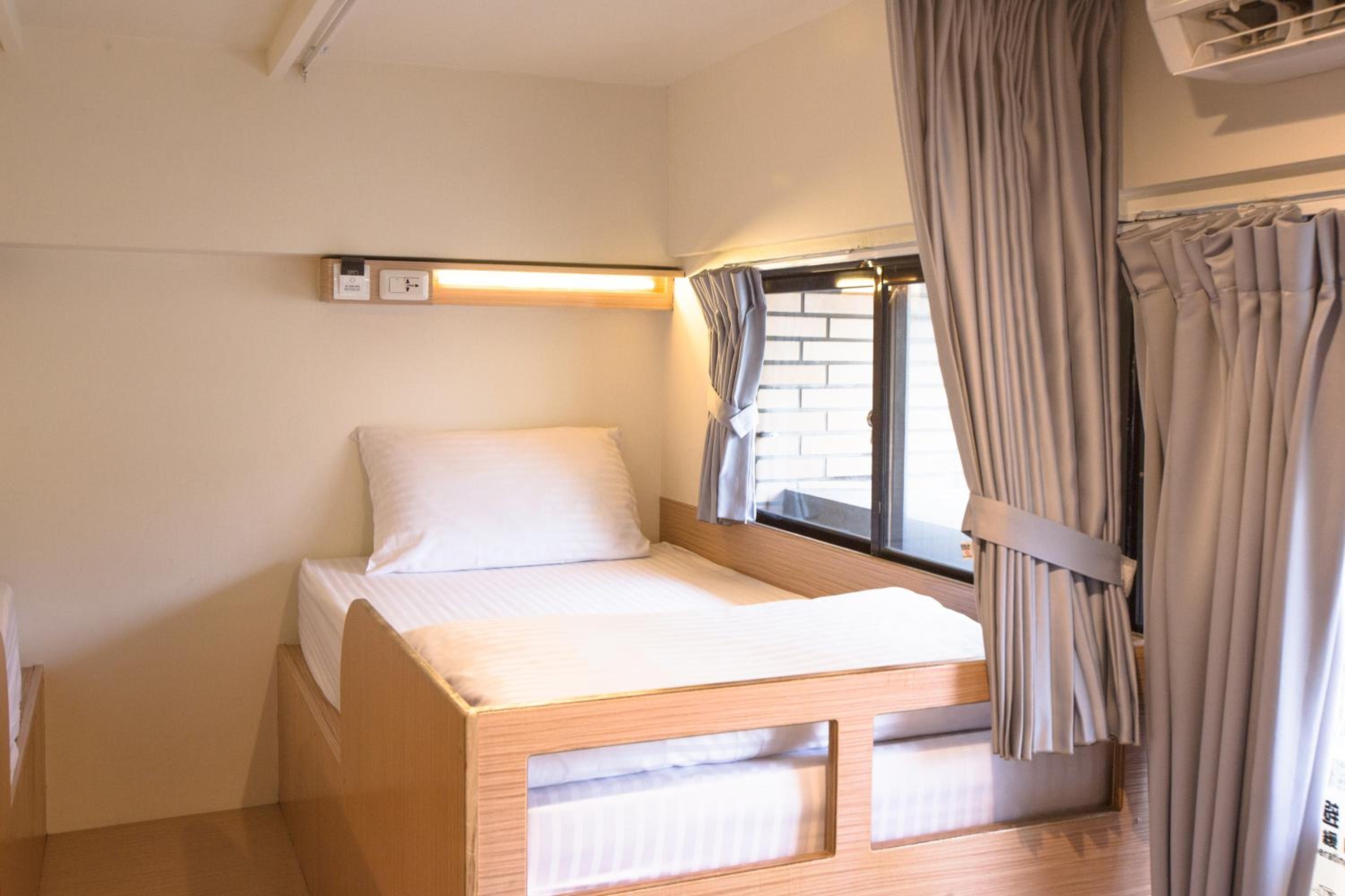 Superior Single Bed in Mixed Dormitory Room photo 2