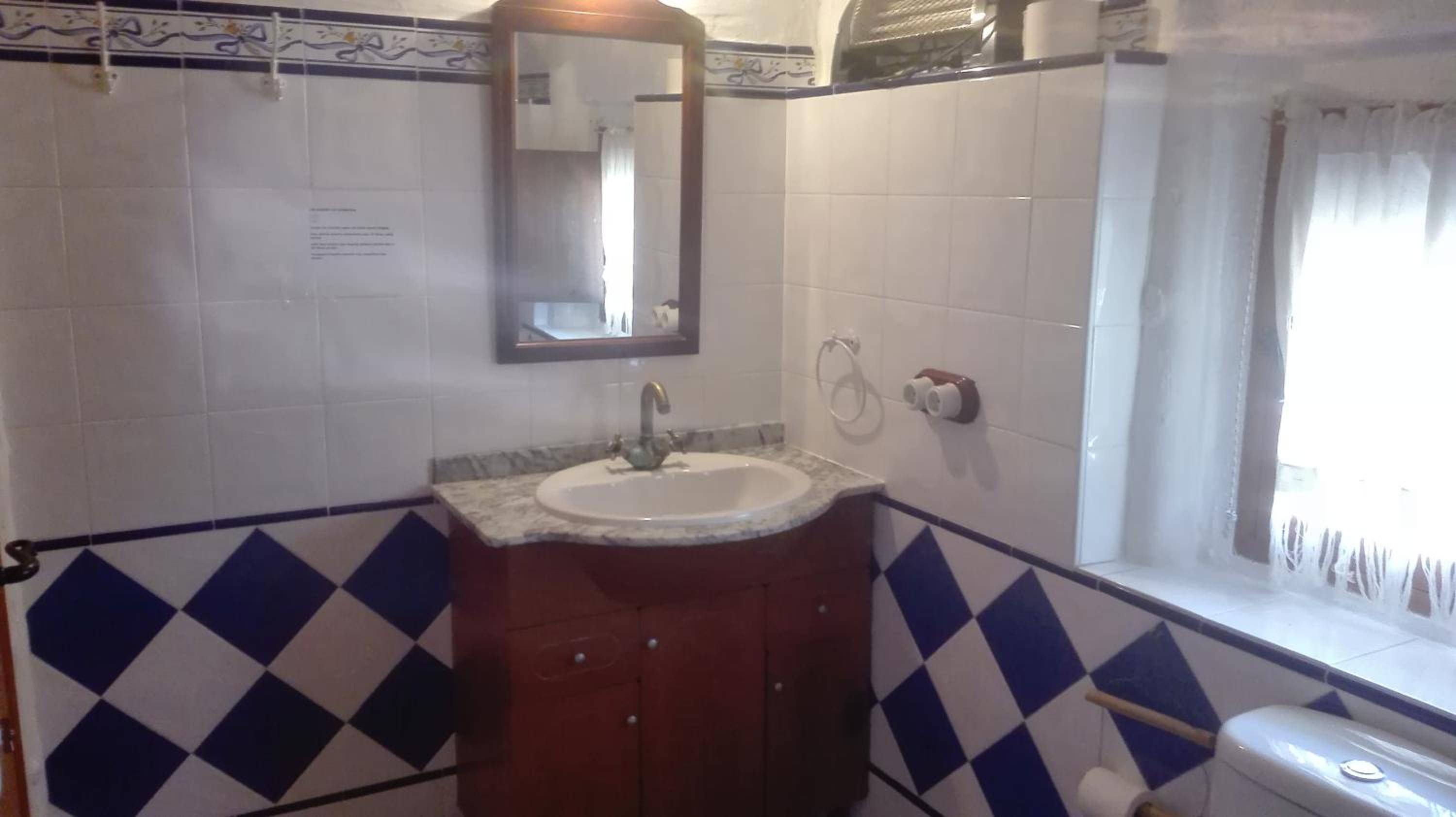 Two-Bedroom House - Photo 18