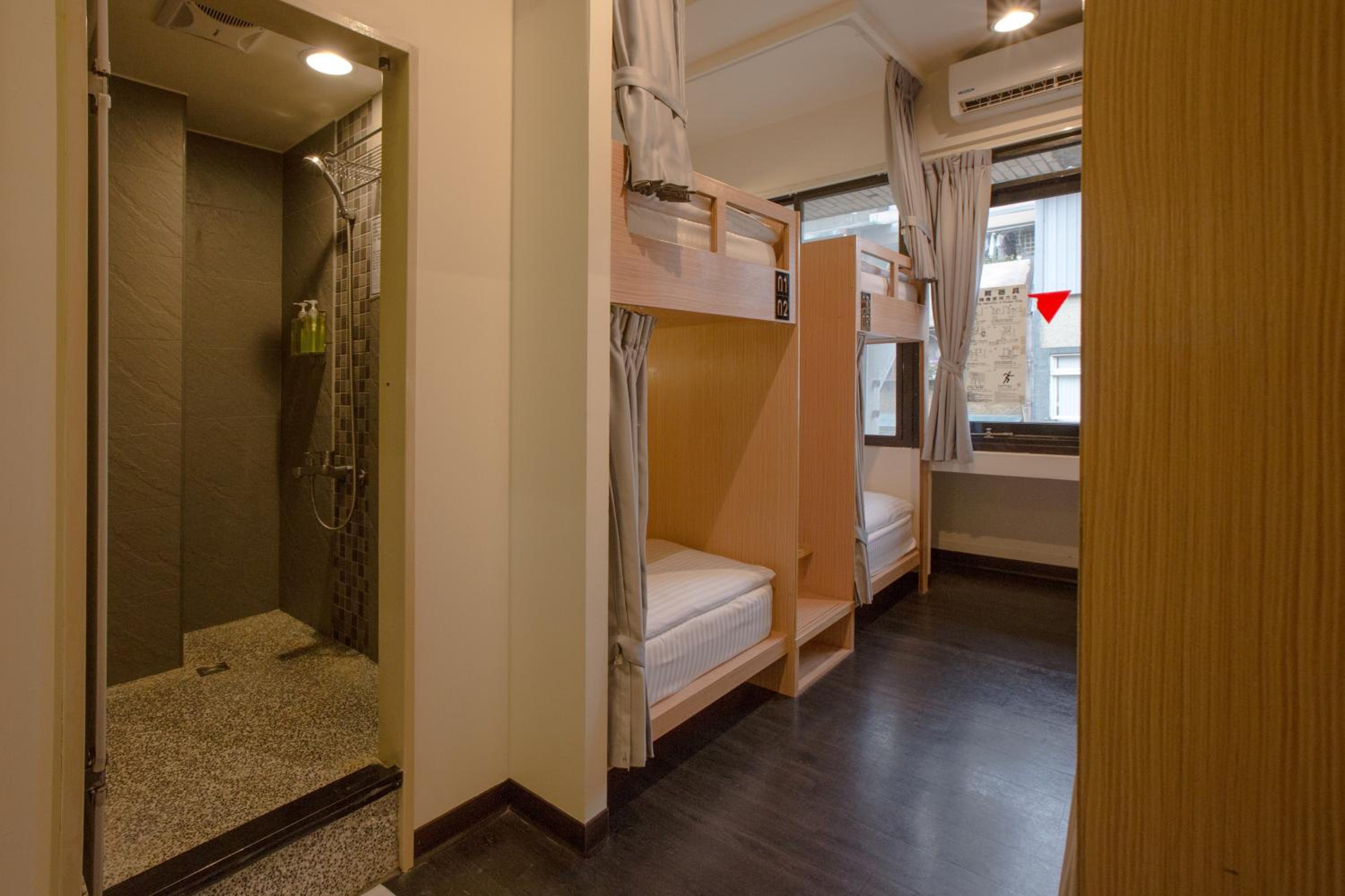 Superior Single Bed in Mixed Dormitory Room photo 3