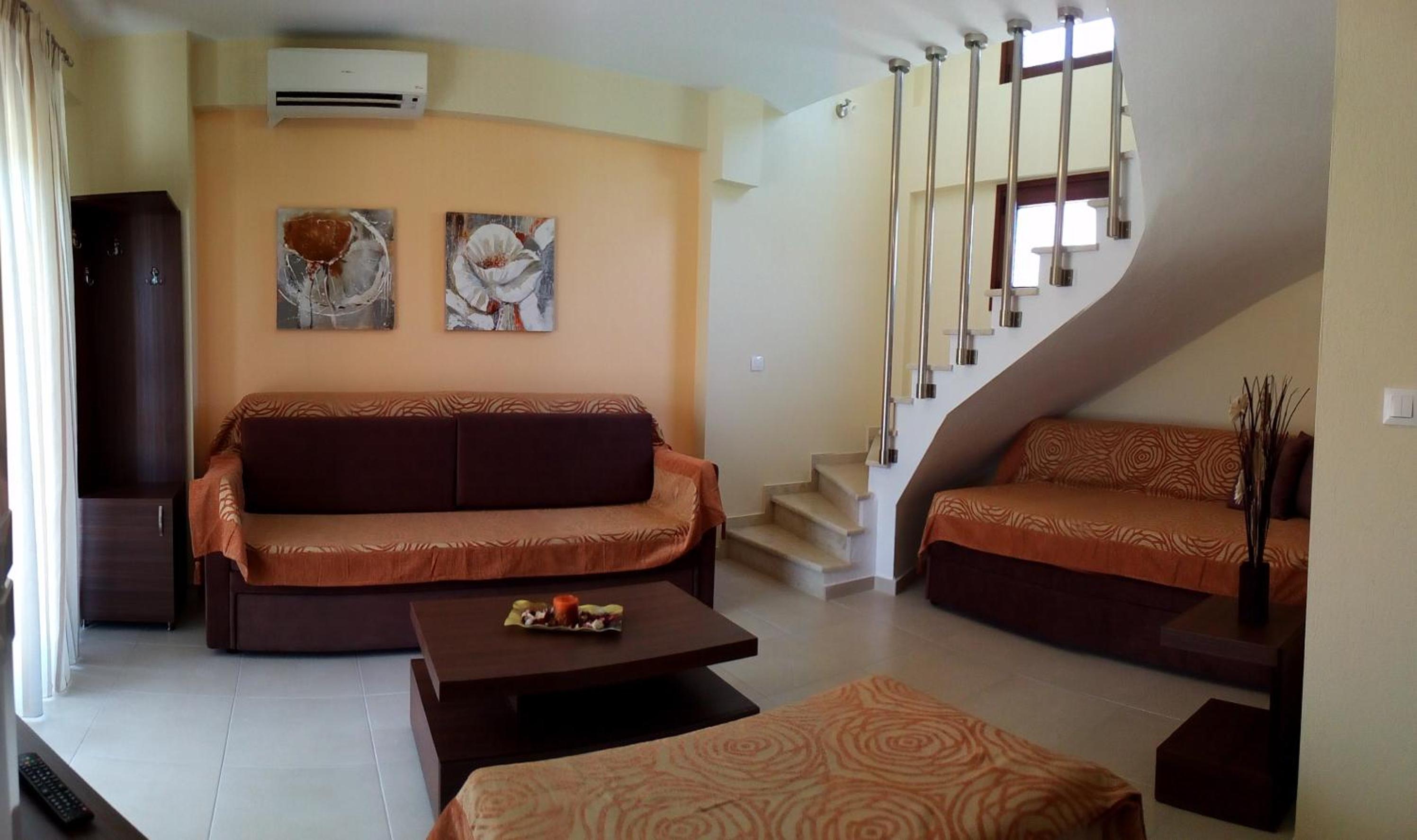 Maisonette photo 1