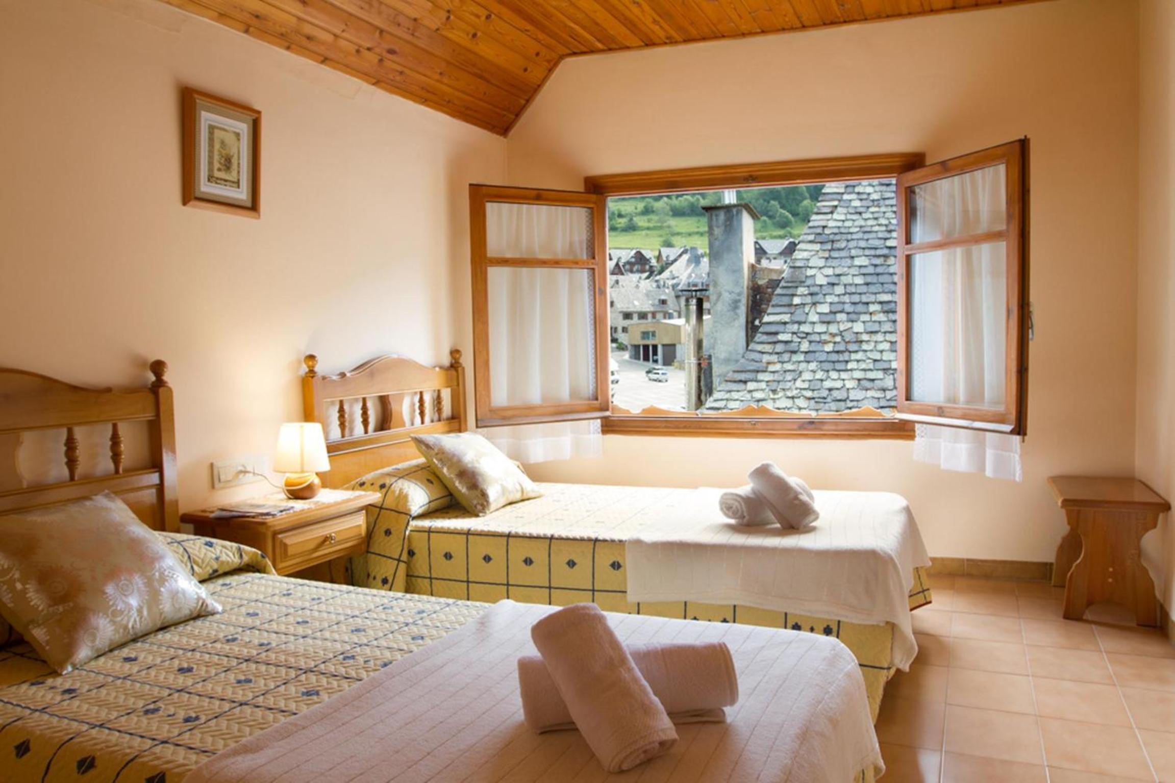 Habitación Doble con Baño Privado