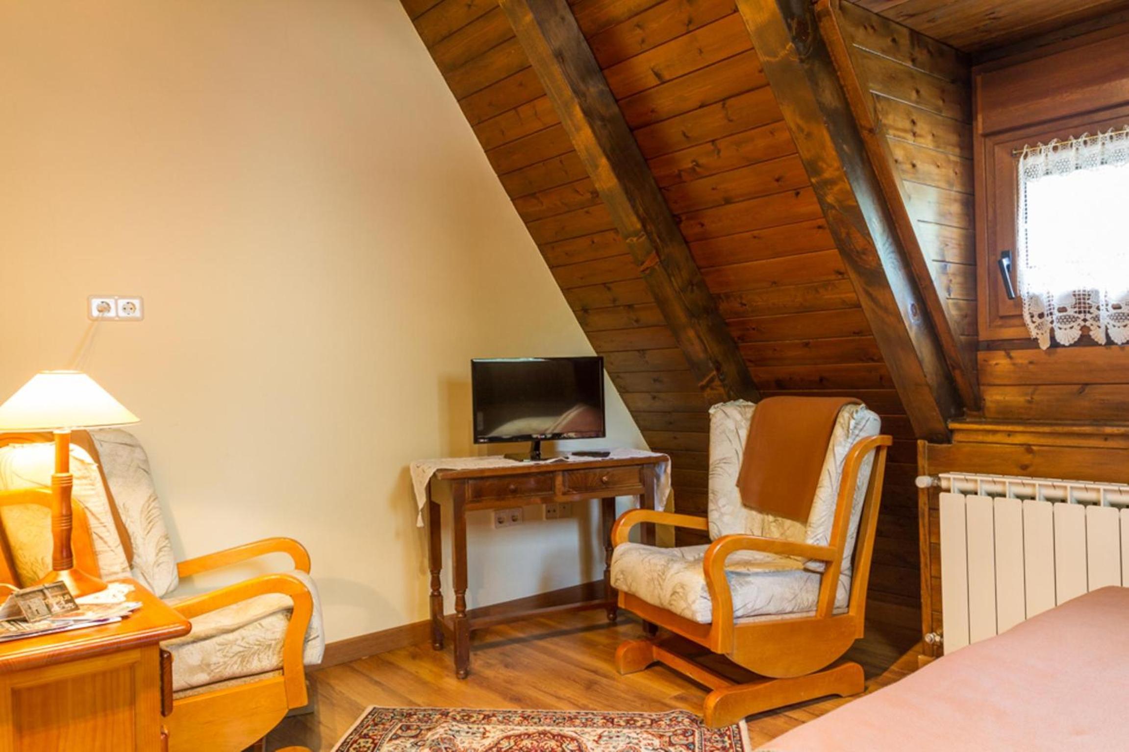 Large Double Room photo 2