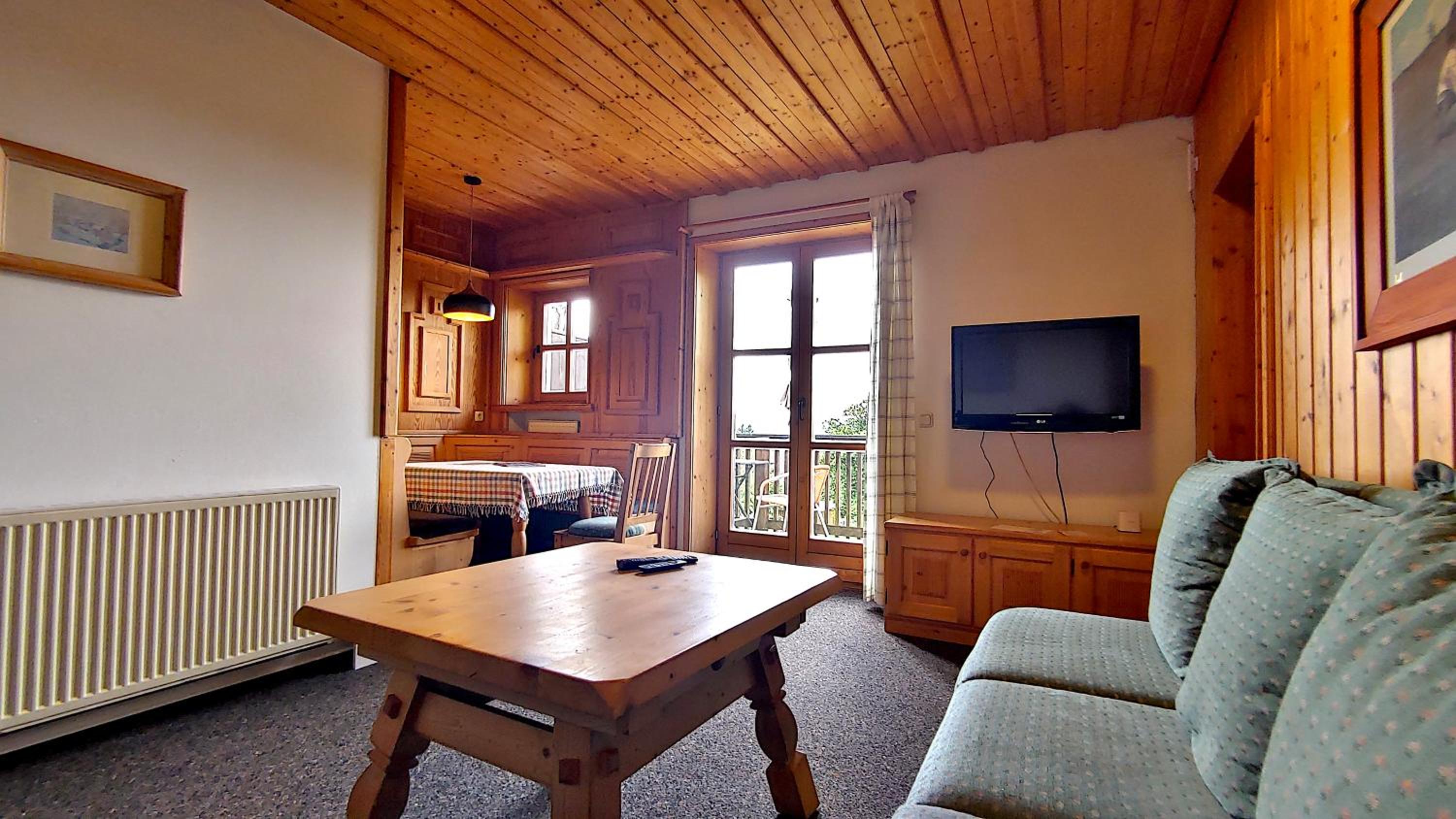 Two-Bedroom Apartment with Balcony photo 1