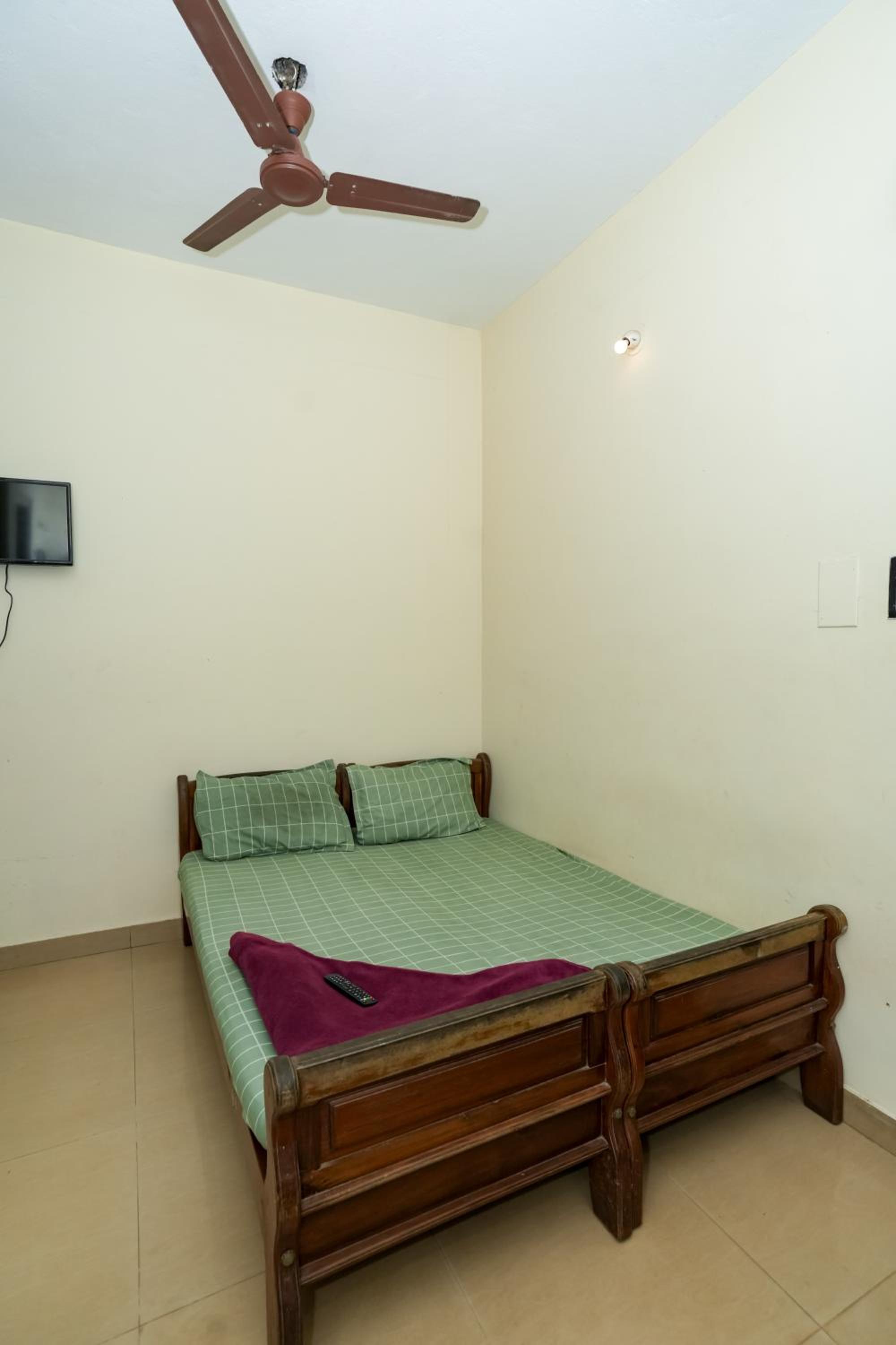 Budget Double Room - Photo 1