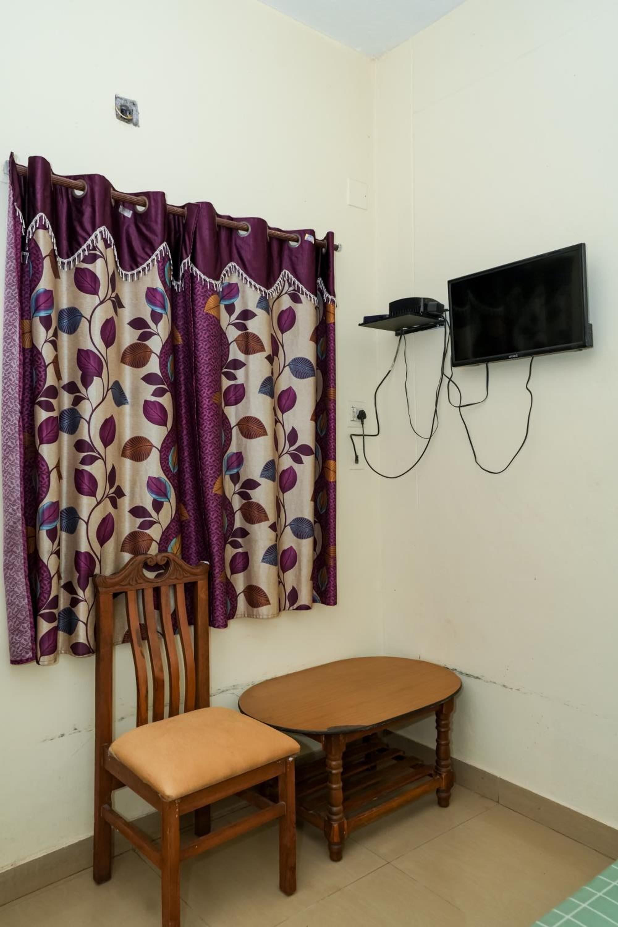 Budget Double Room - Photo 5
