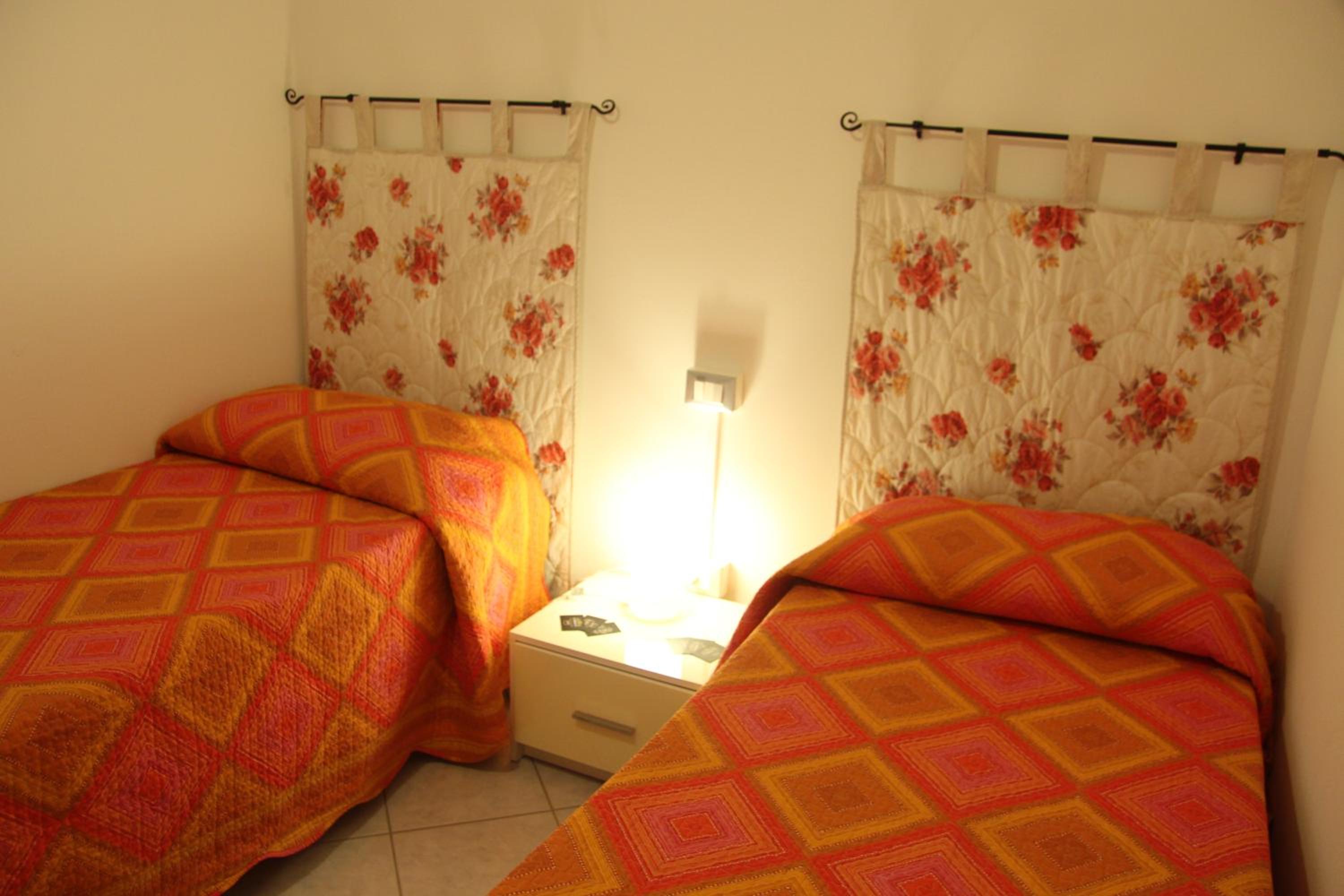 Double Room - Photo 7