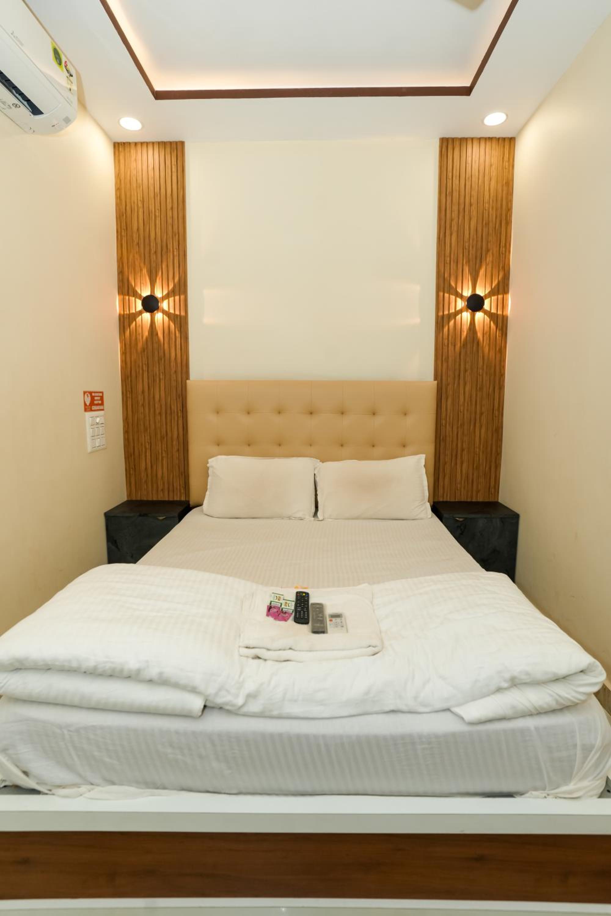 Double Room - Photo 5