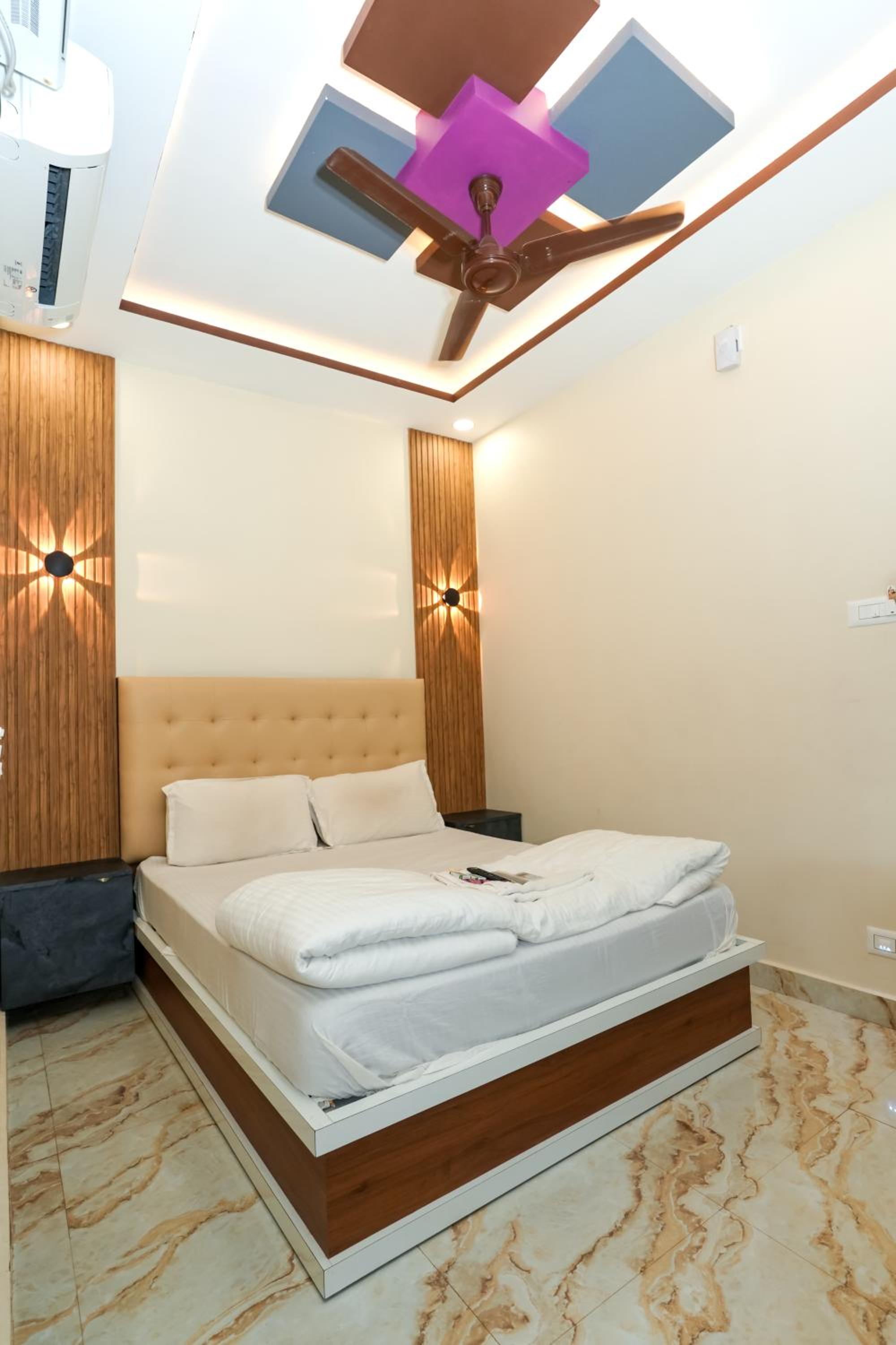 Double Room - Photo 6