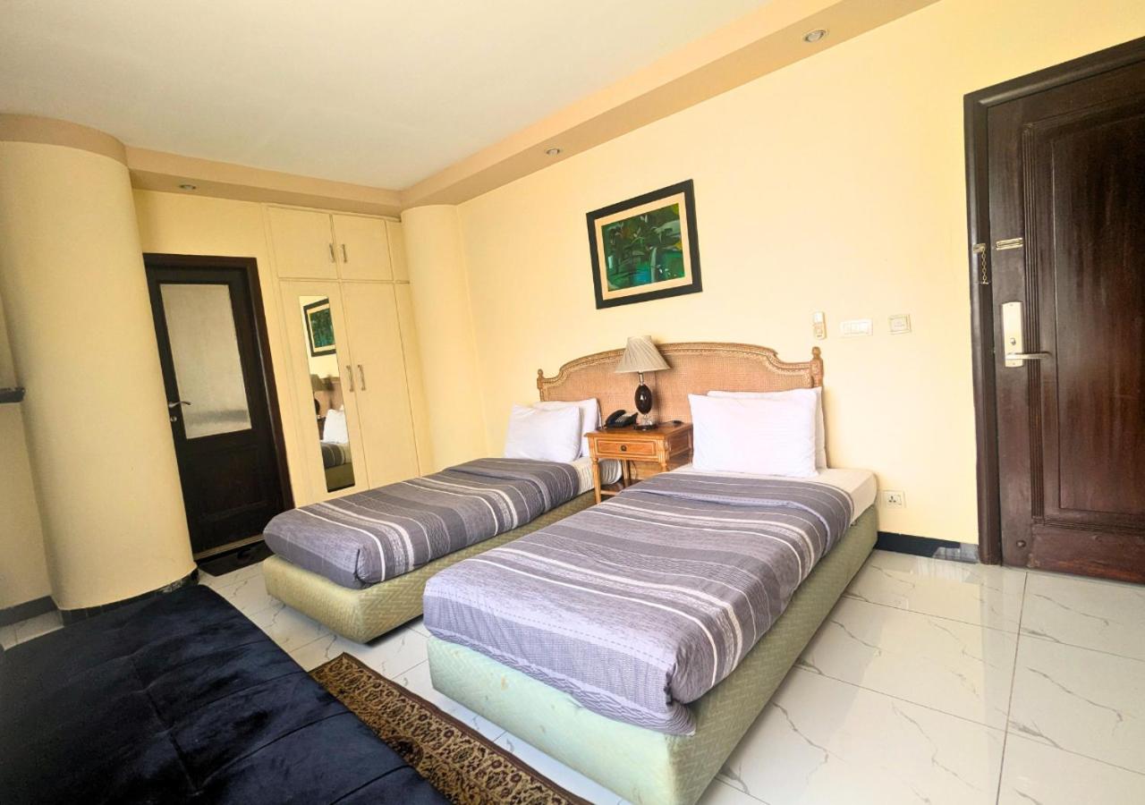 Deluxe Twin Room photo 3