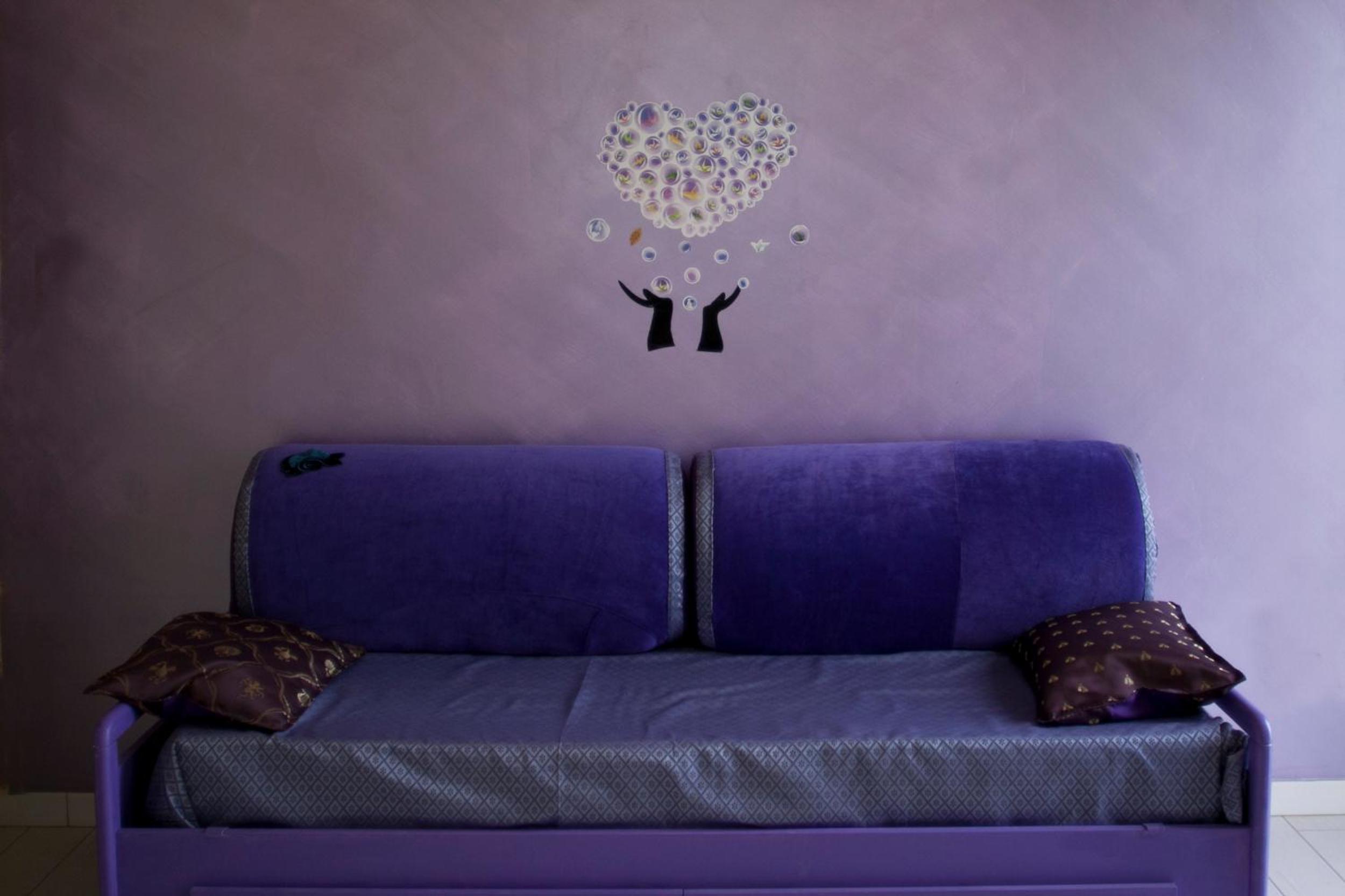 One-Bedroom Apartment - Photo 12