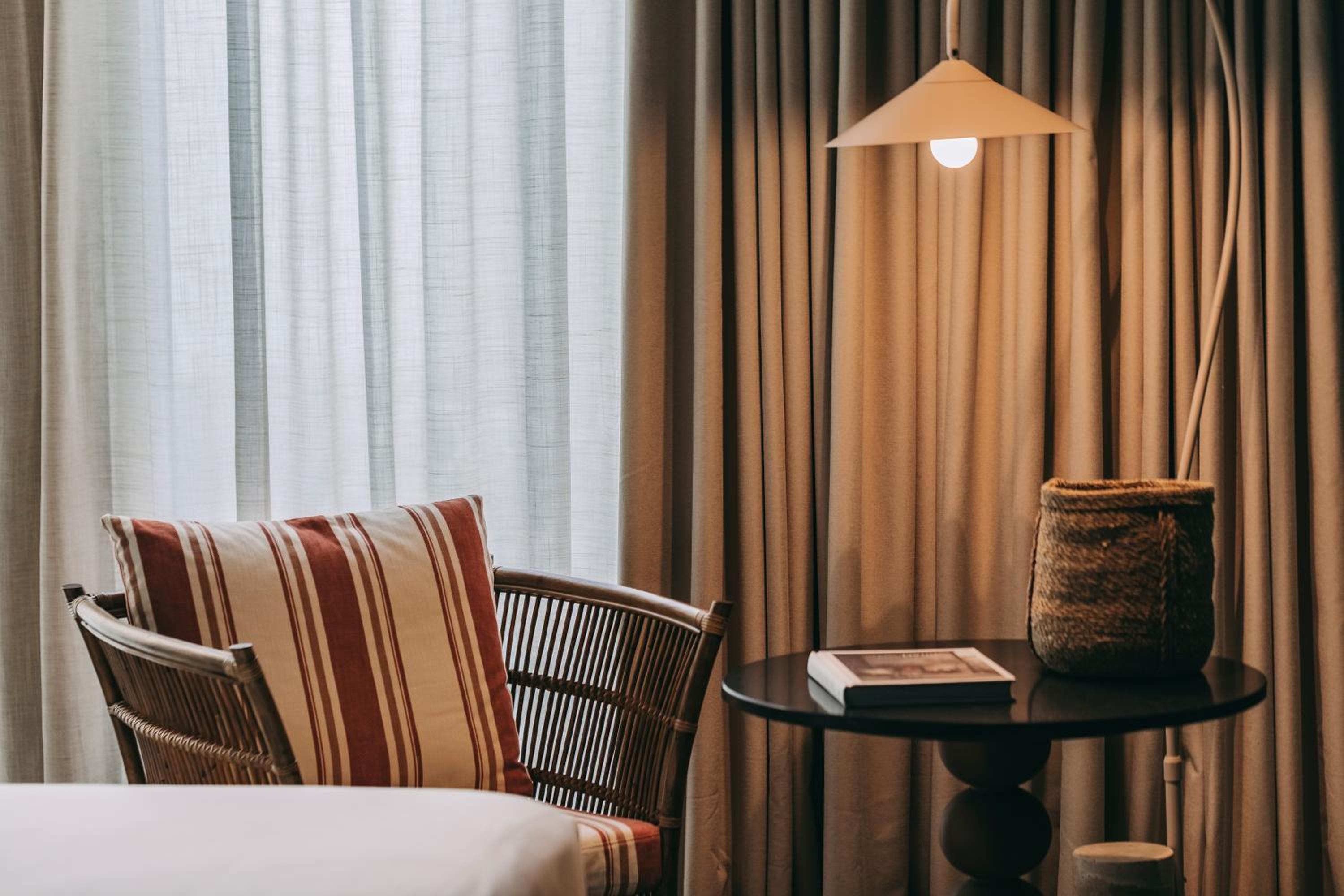 Executive Room - Photo 6