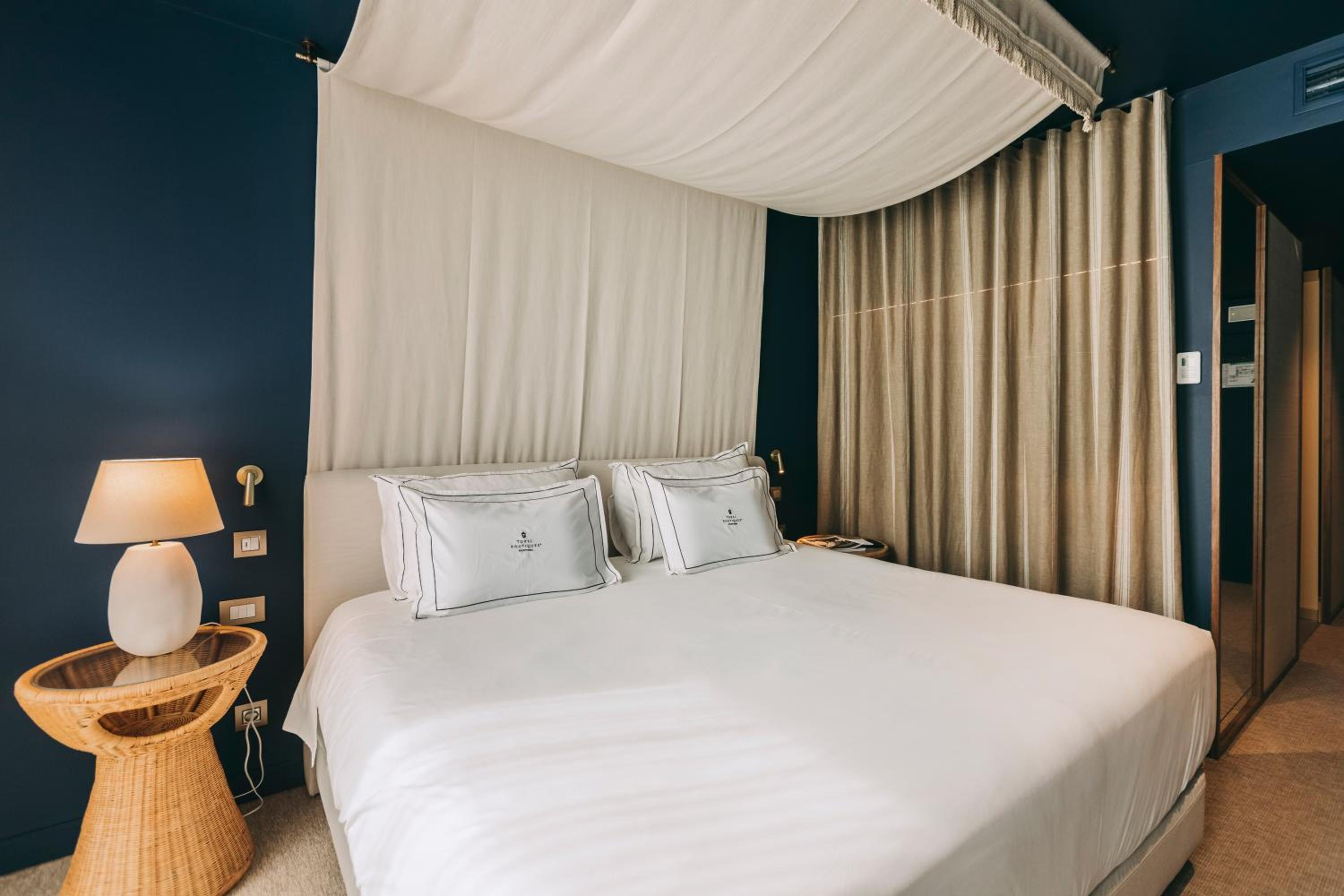 Executive Room - Photo 5