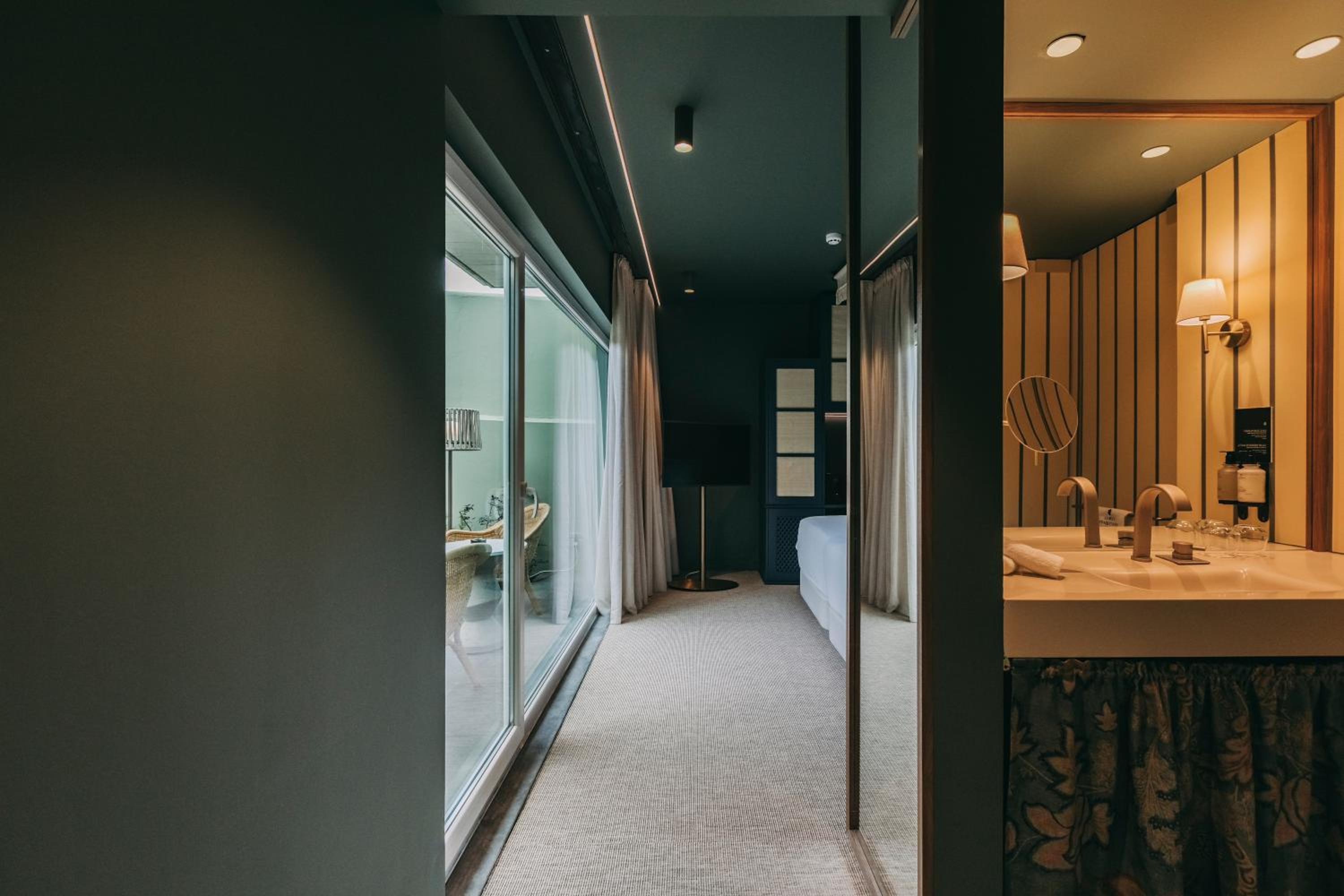 Superior Double or Twin Room with Terrace - Photo 5