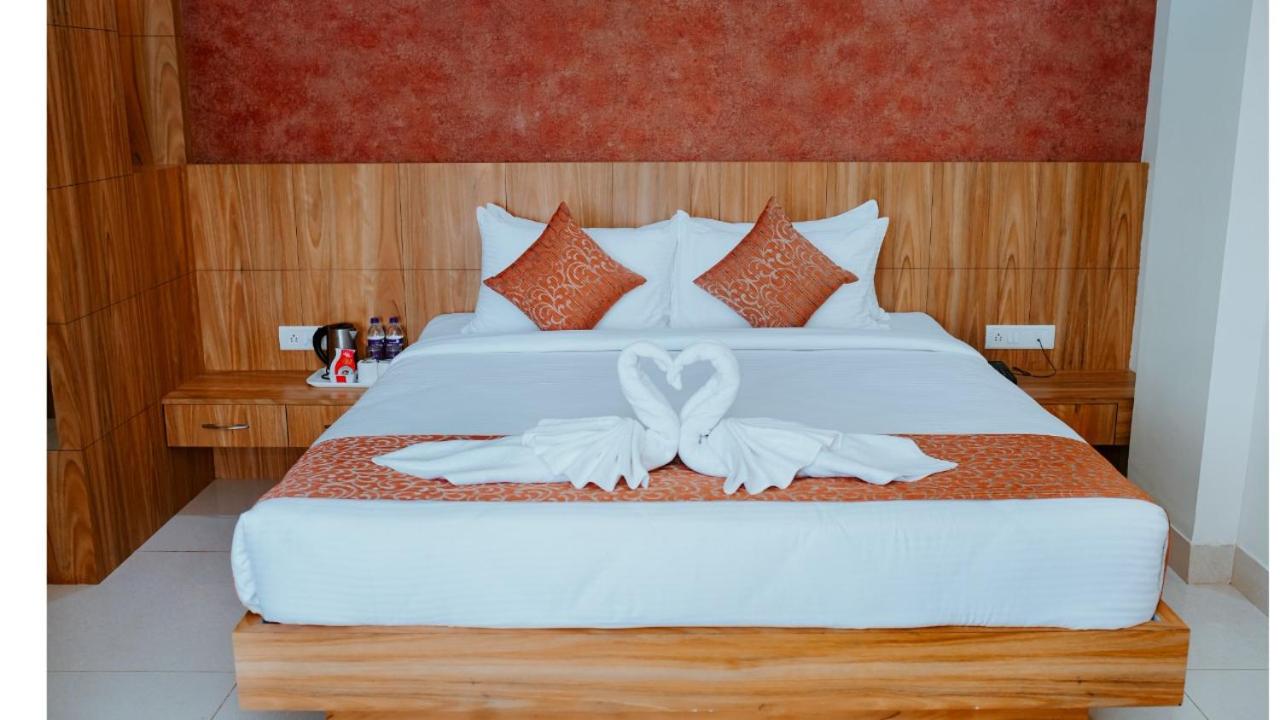 Deluxe Room - Photo 5