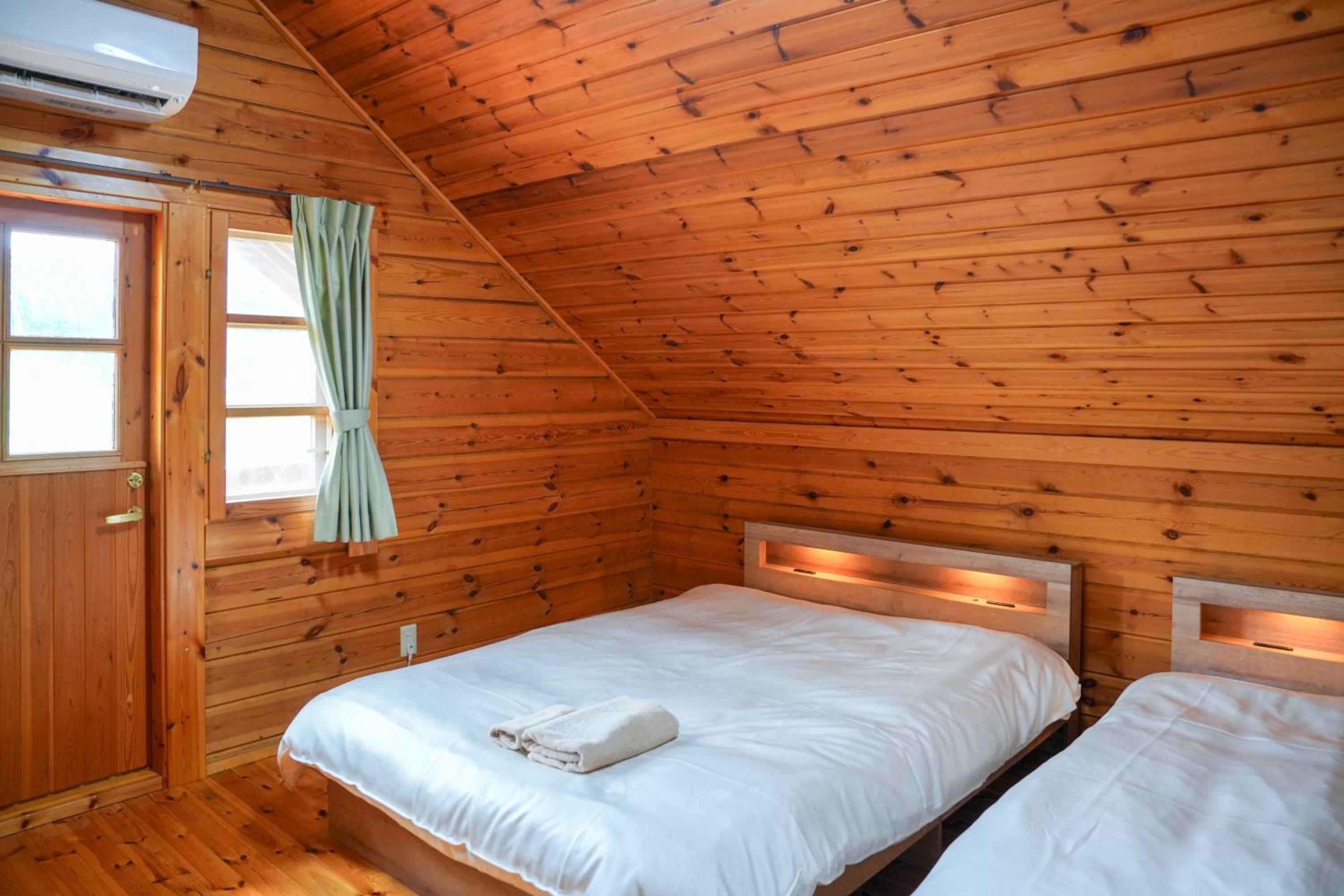 Three-Bedroom Villa photo 2