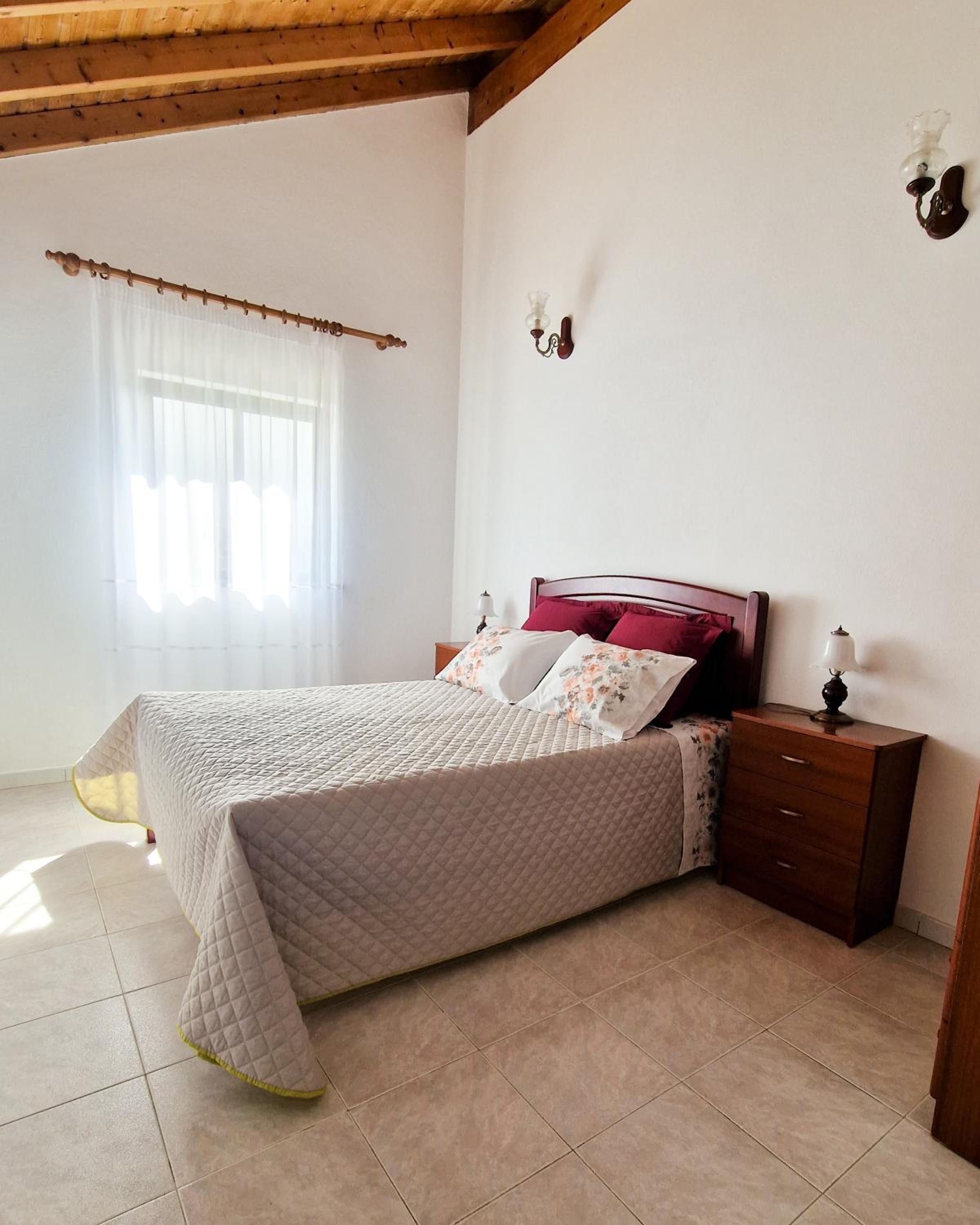 Double Room with Shared Bathroom photo 2