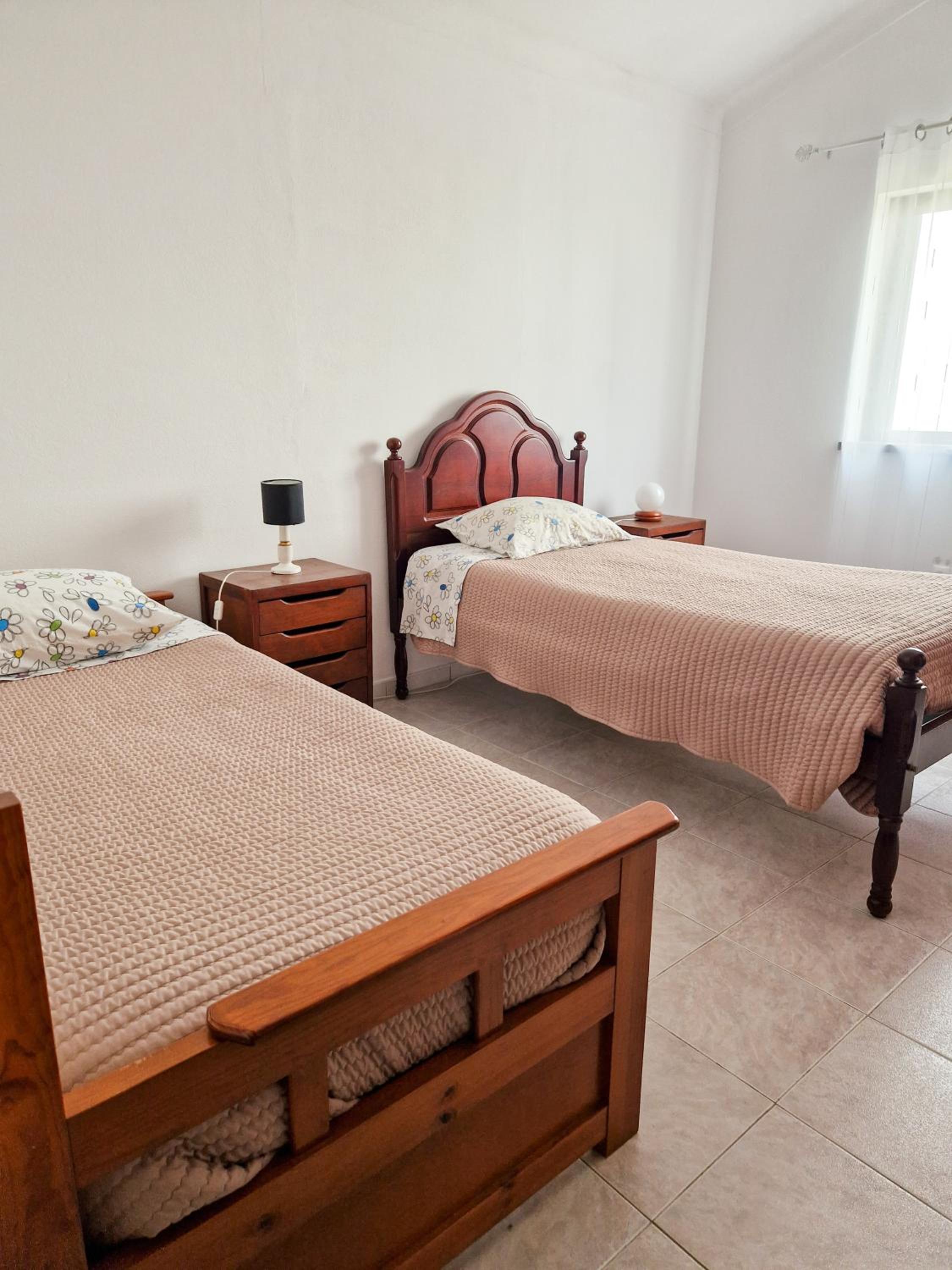 Twin Room with Private Bathroom photo 1
