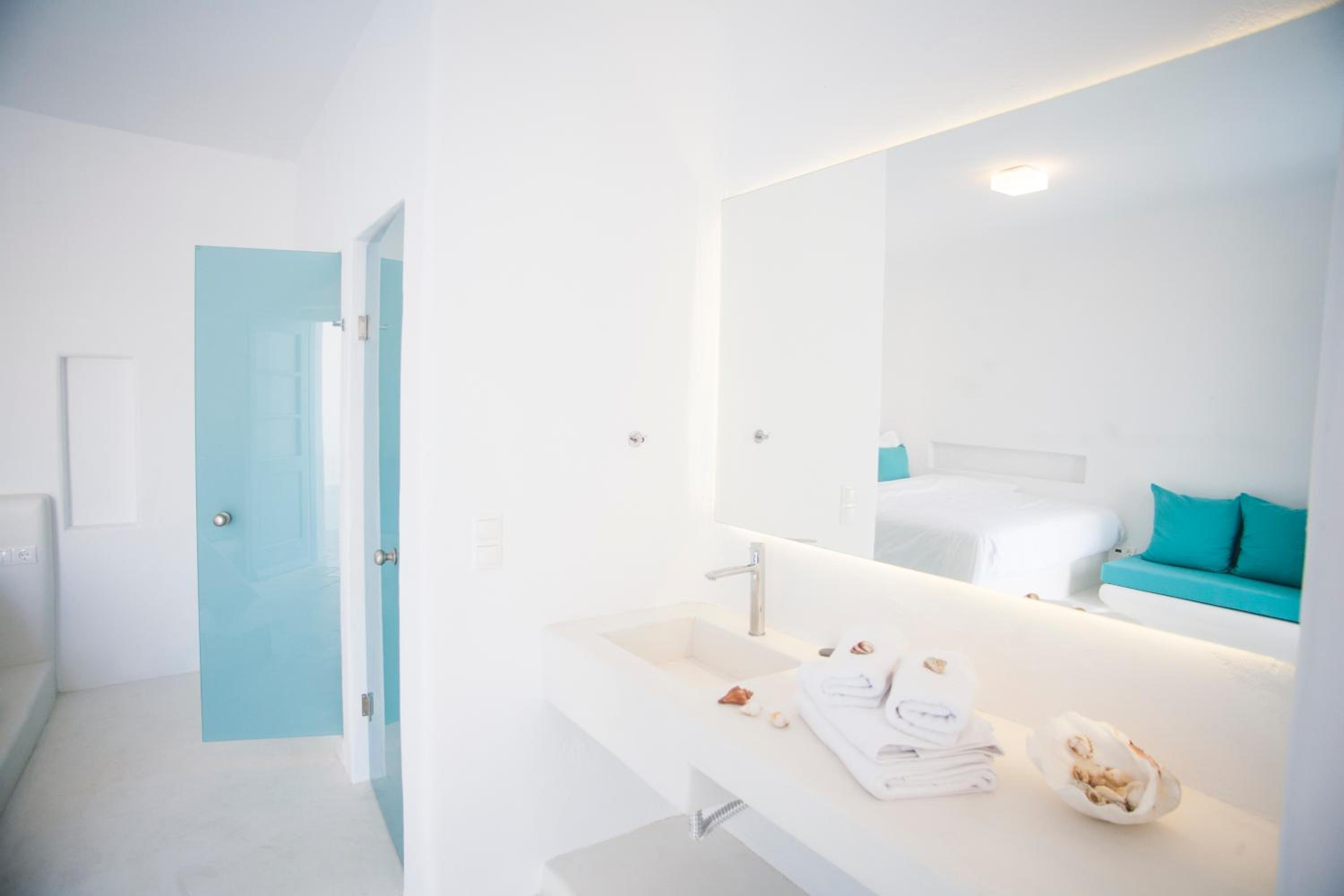 Apartment with Side Sea View - Photo 10