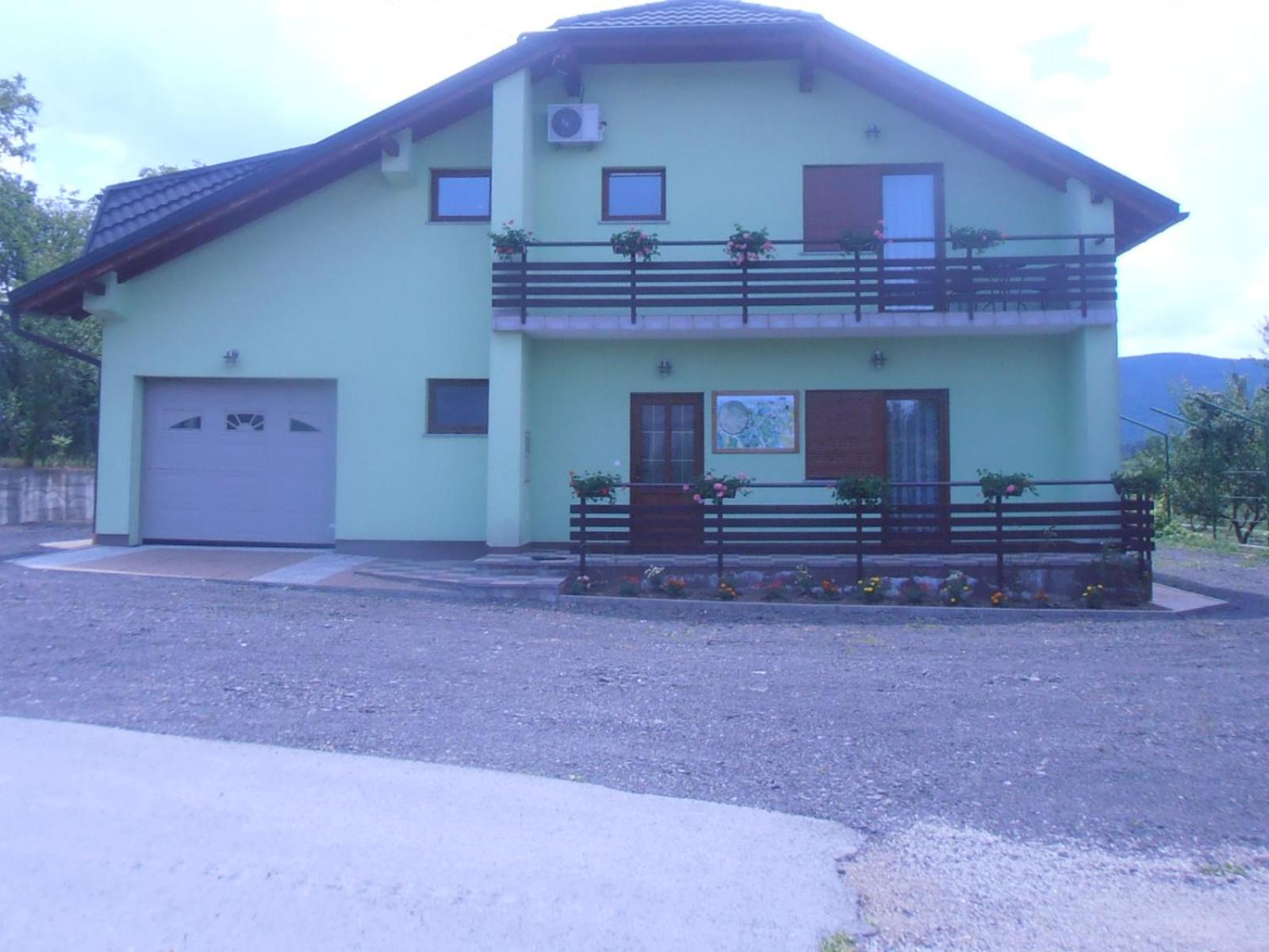 Three-Bedroom Apartment - Photo 1