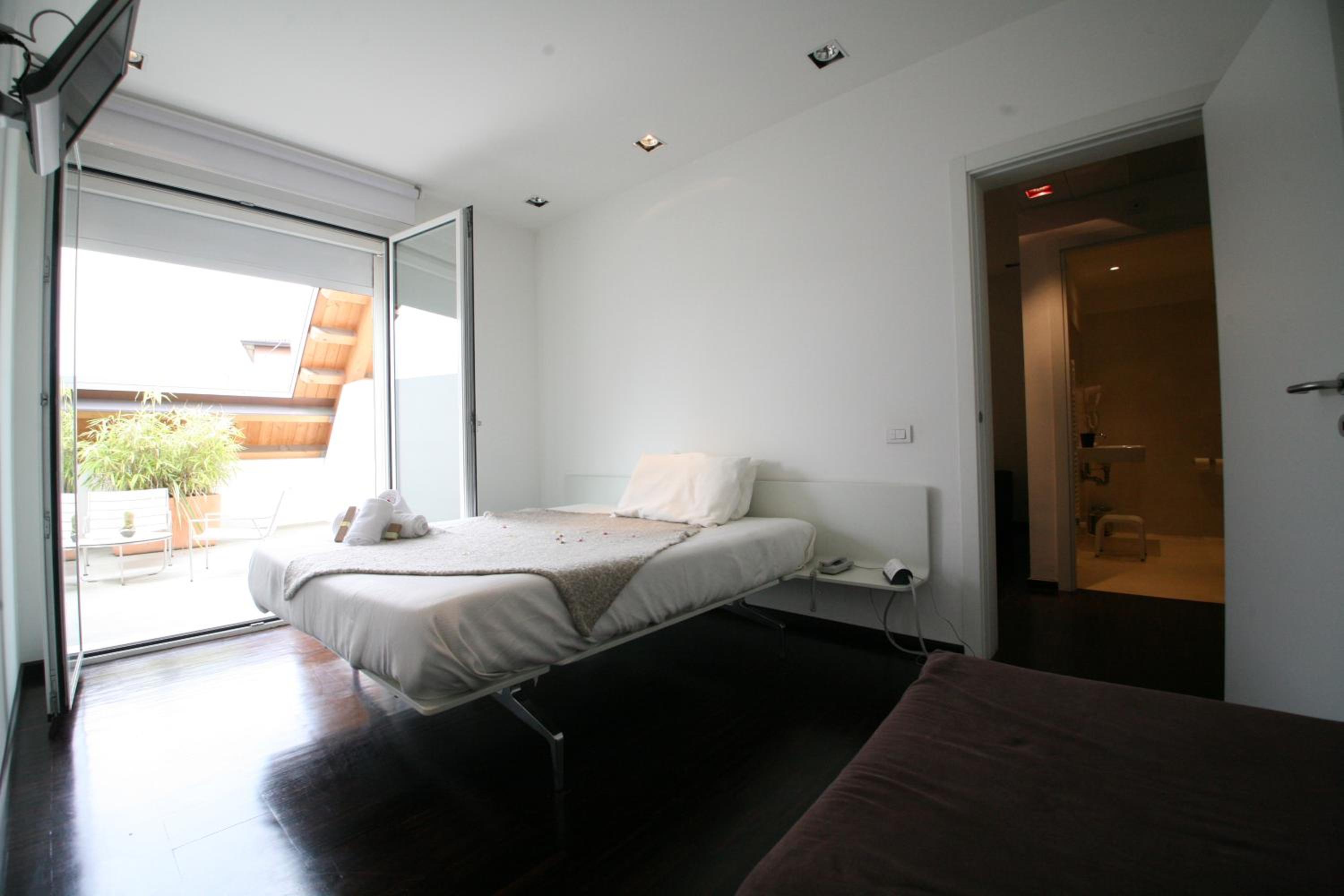 Family Room (2 Adults + 2 Children) photo 1