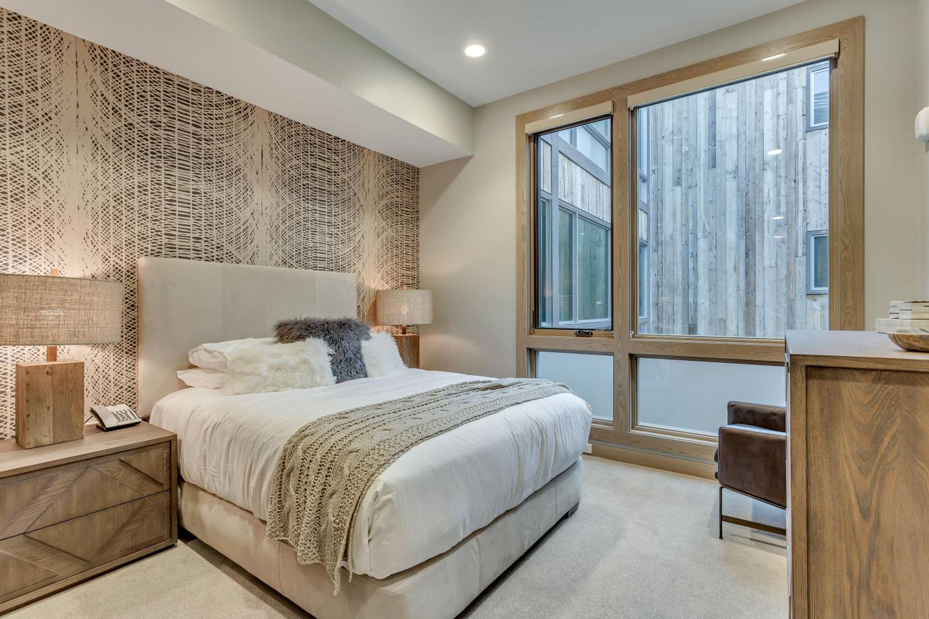 Suite with Mountain View