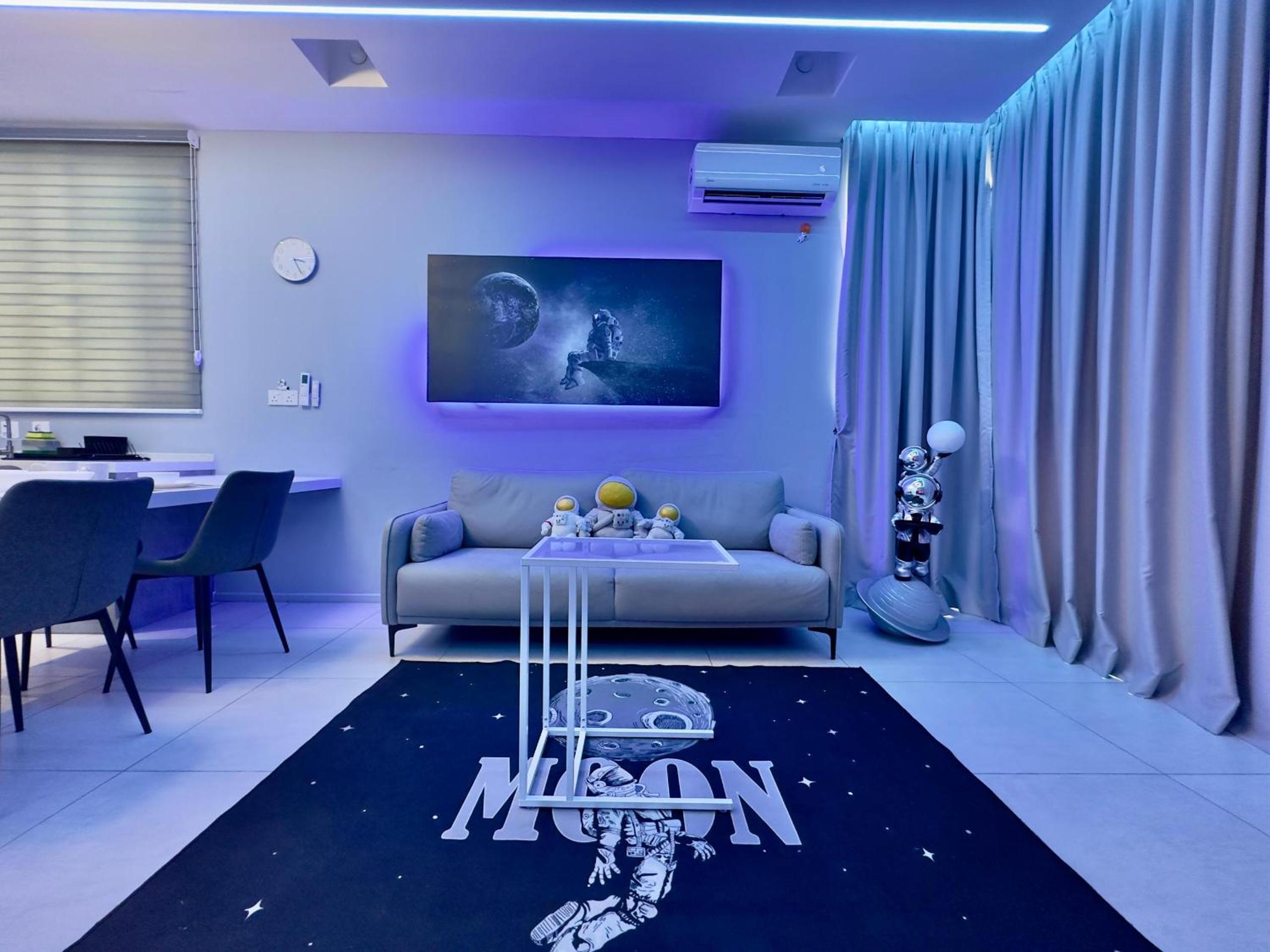 Two-Bedroom Deluxe Apartment with Balcony photo 2