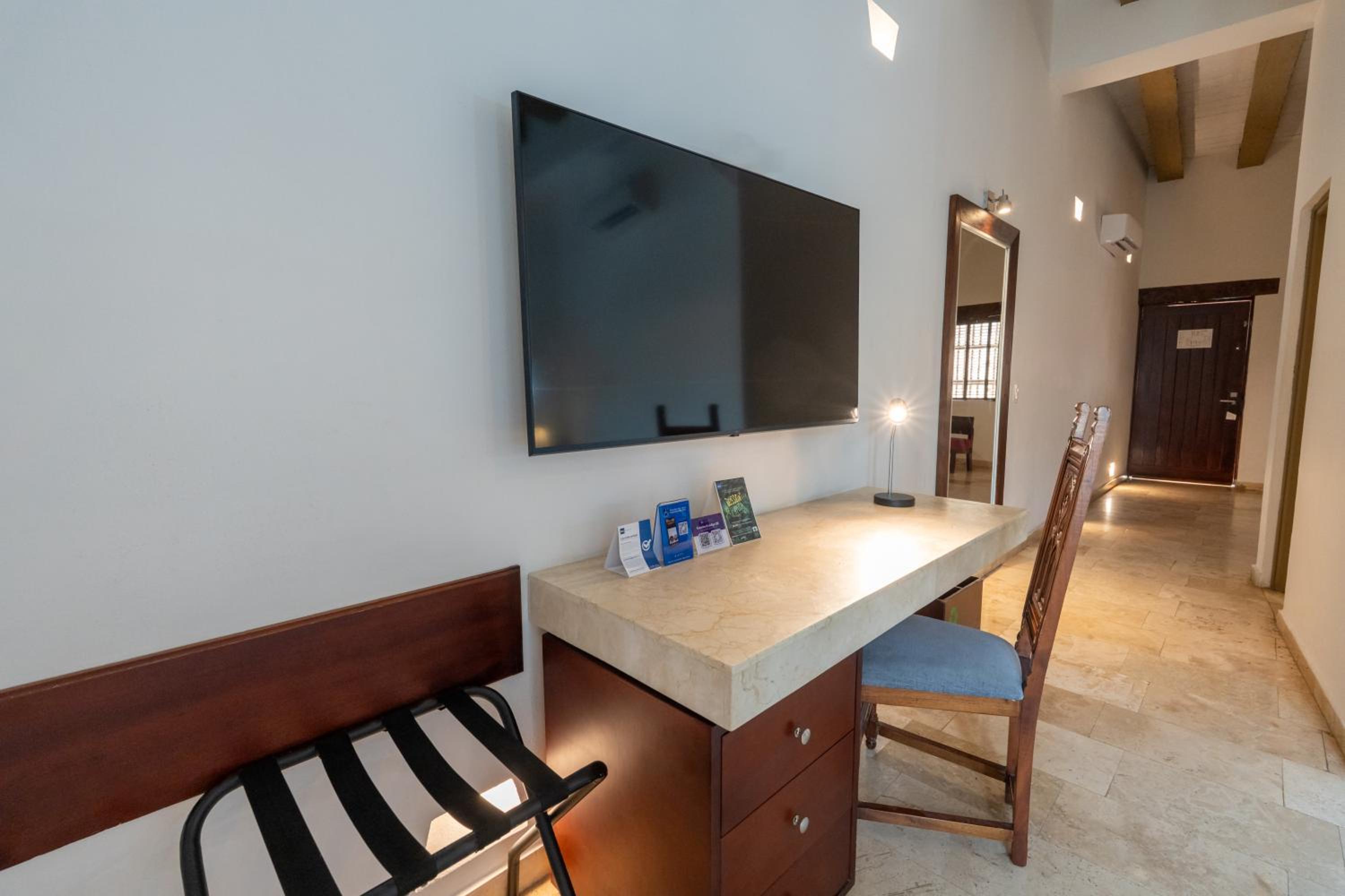 Superior King Room photo 2