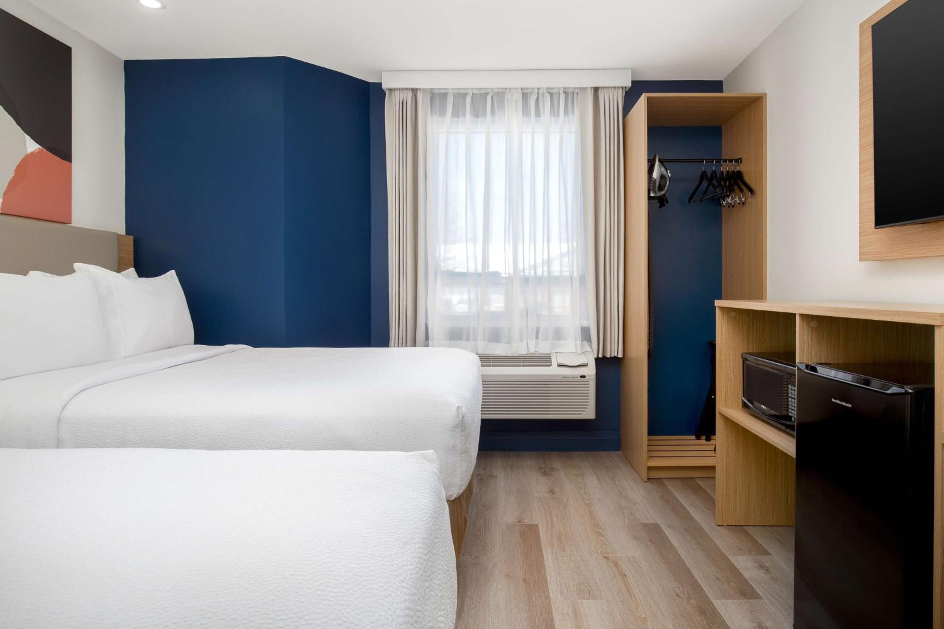 Double Room with Two Double Beds - Photo 1