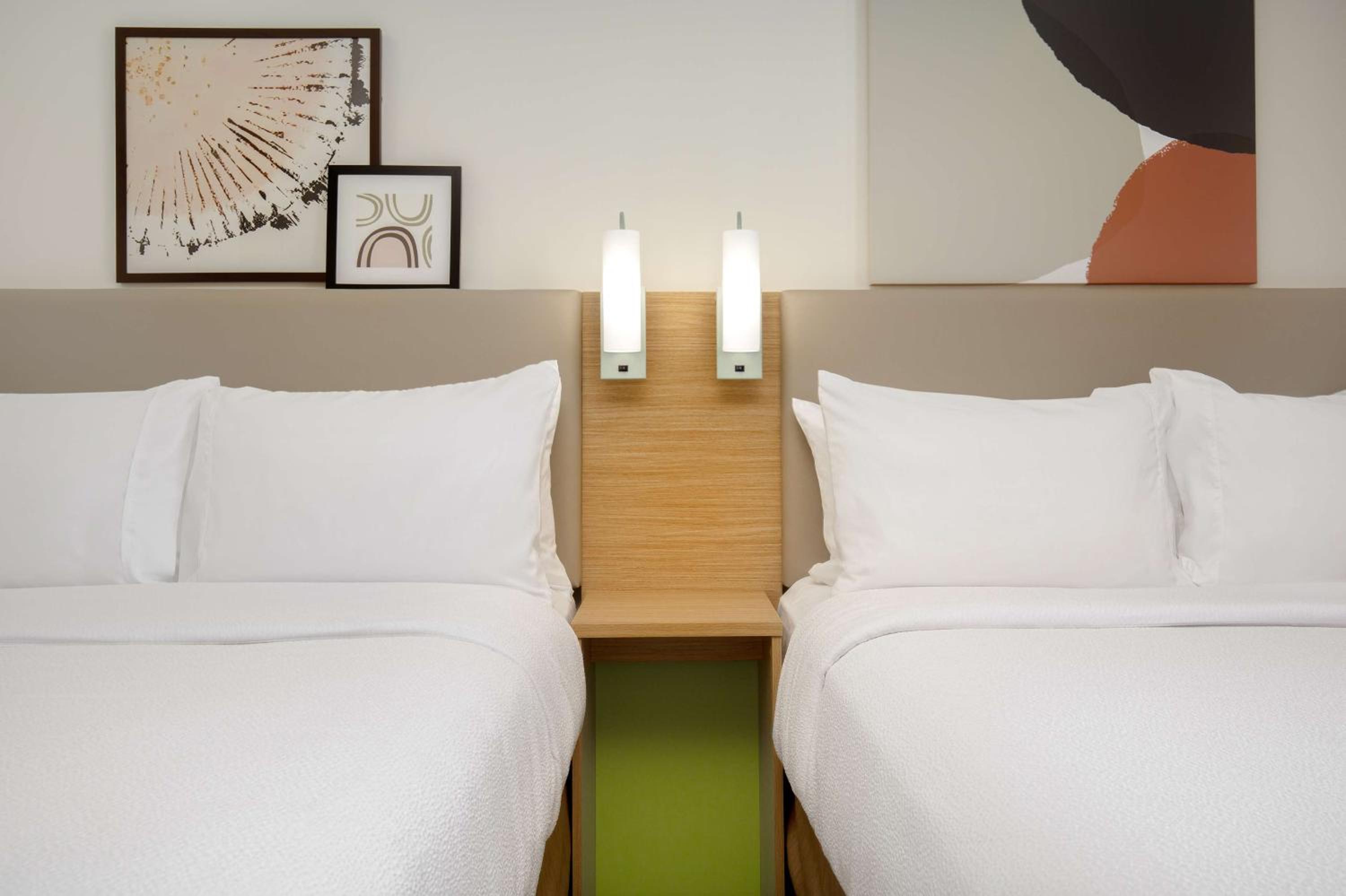 Double Room with Two Double Beds - Photo 6