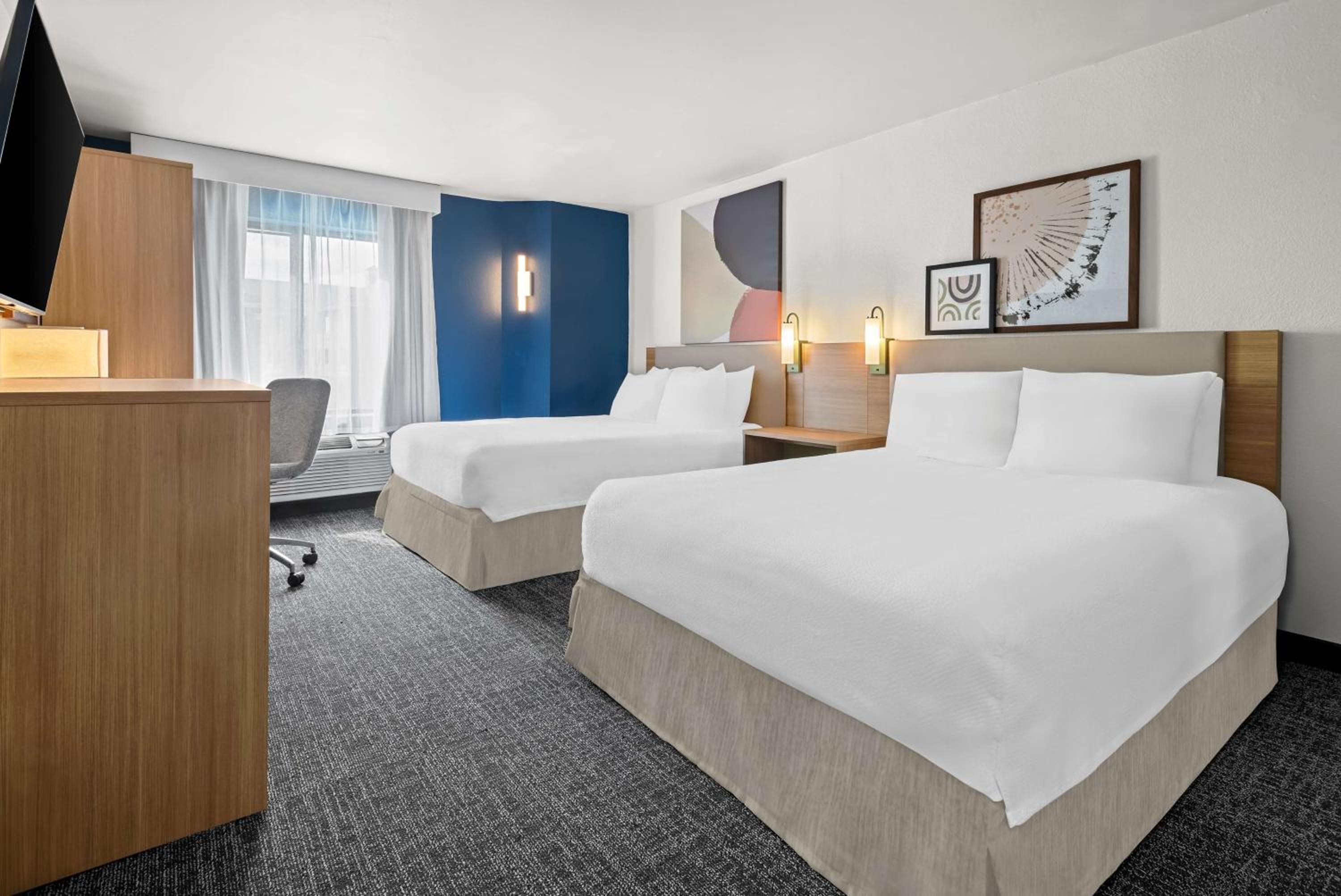 Queen Room with Two Queen Beds - Hearing Access - Photo 2