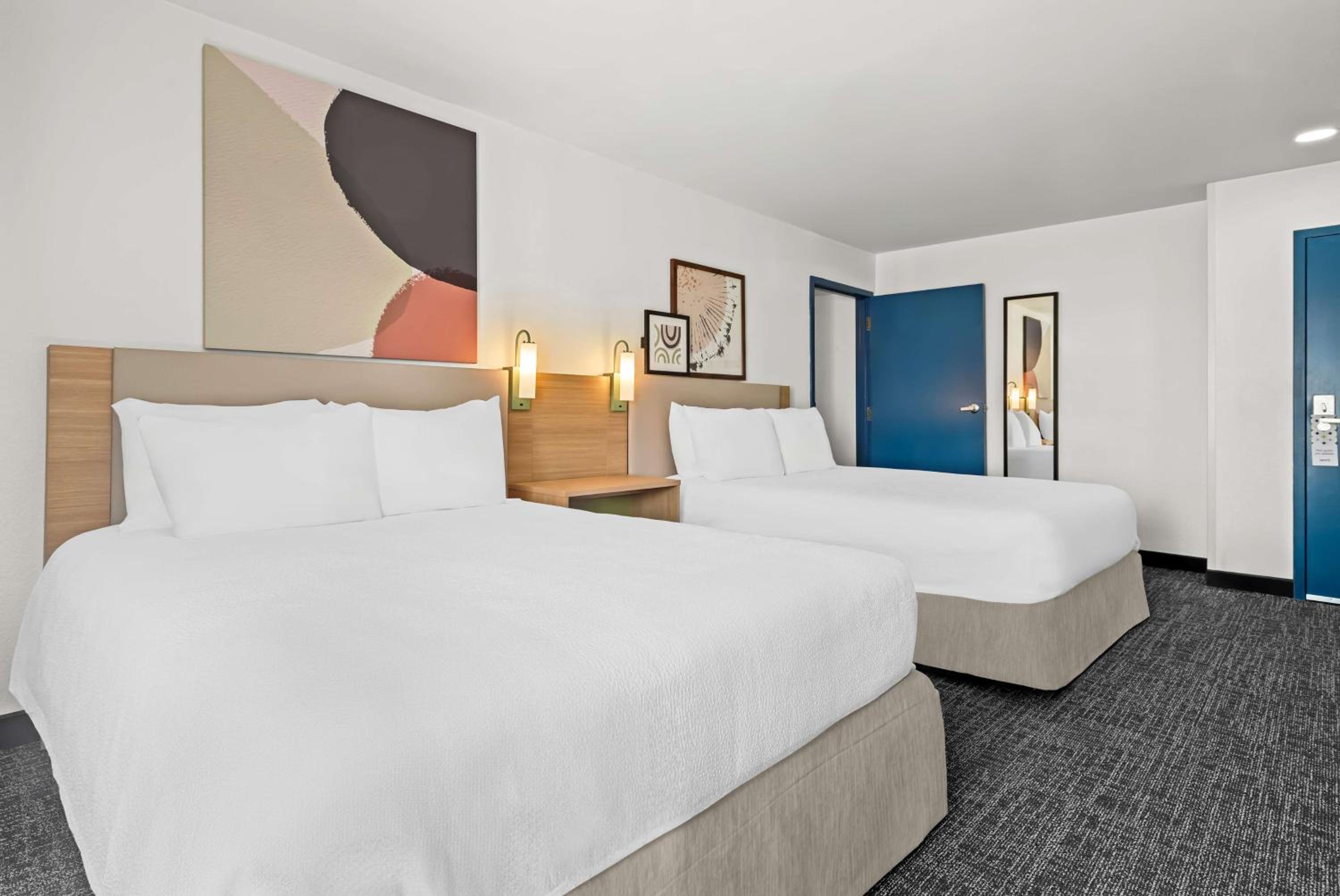 Queen Room with Two Queen Beds - Hearing Access - Photo 4
