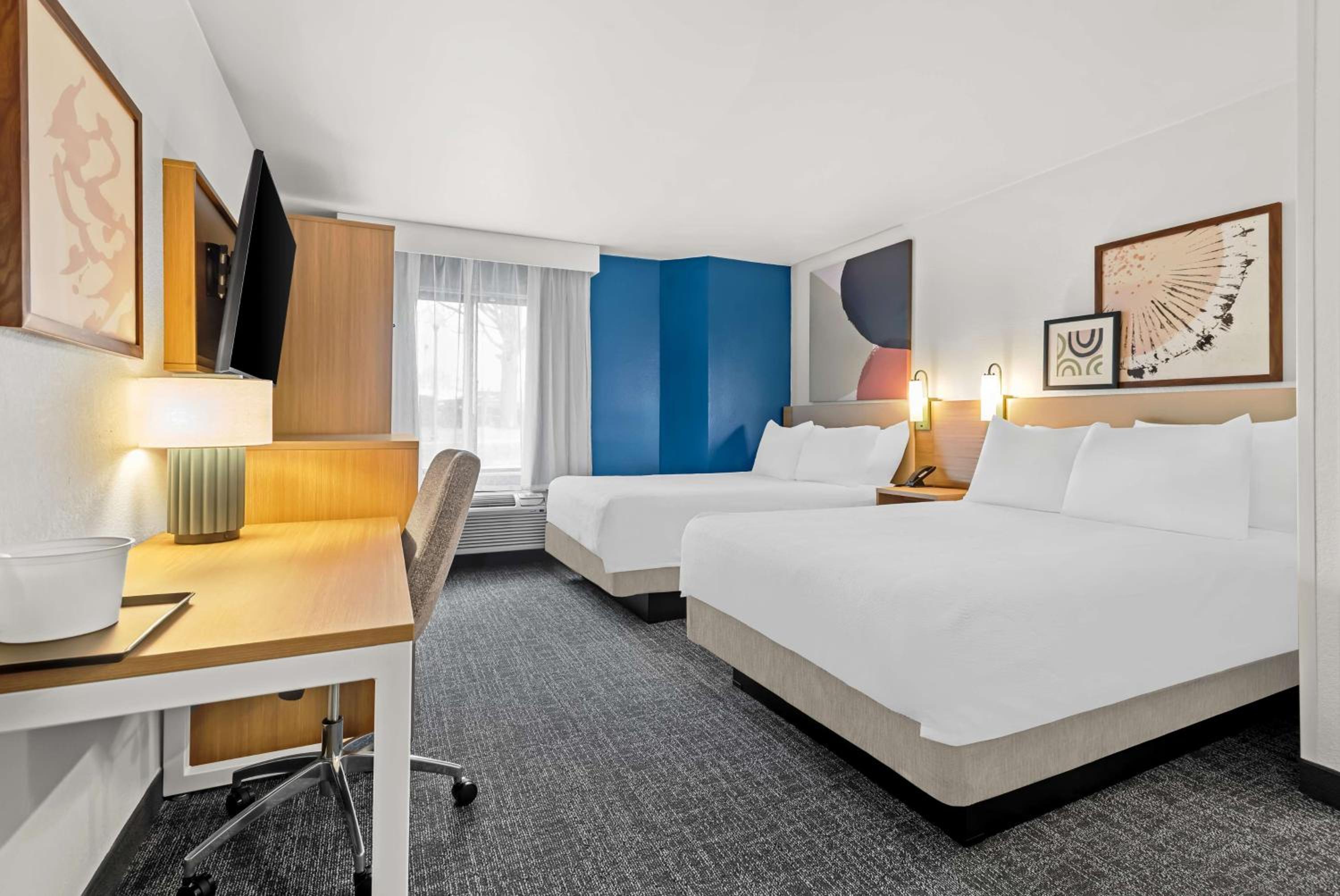 Double Room with Two Double Beds - Photo 4