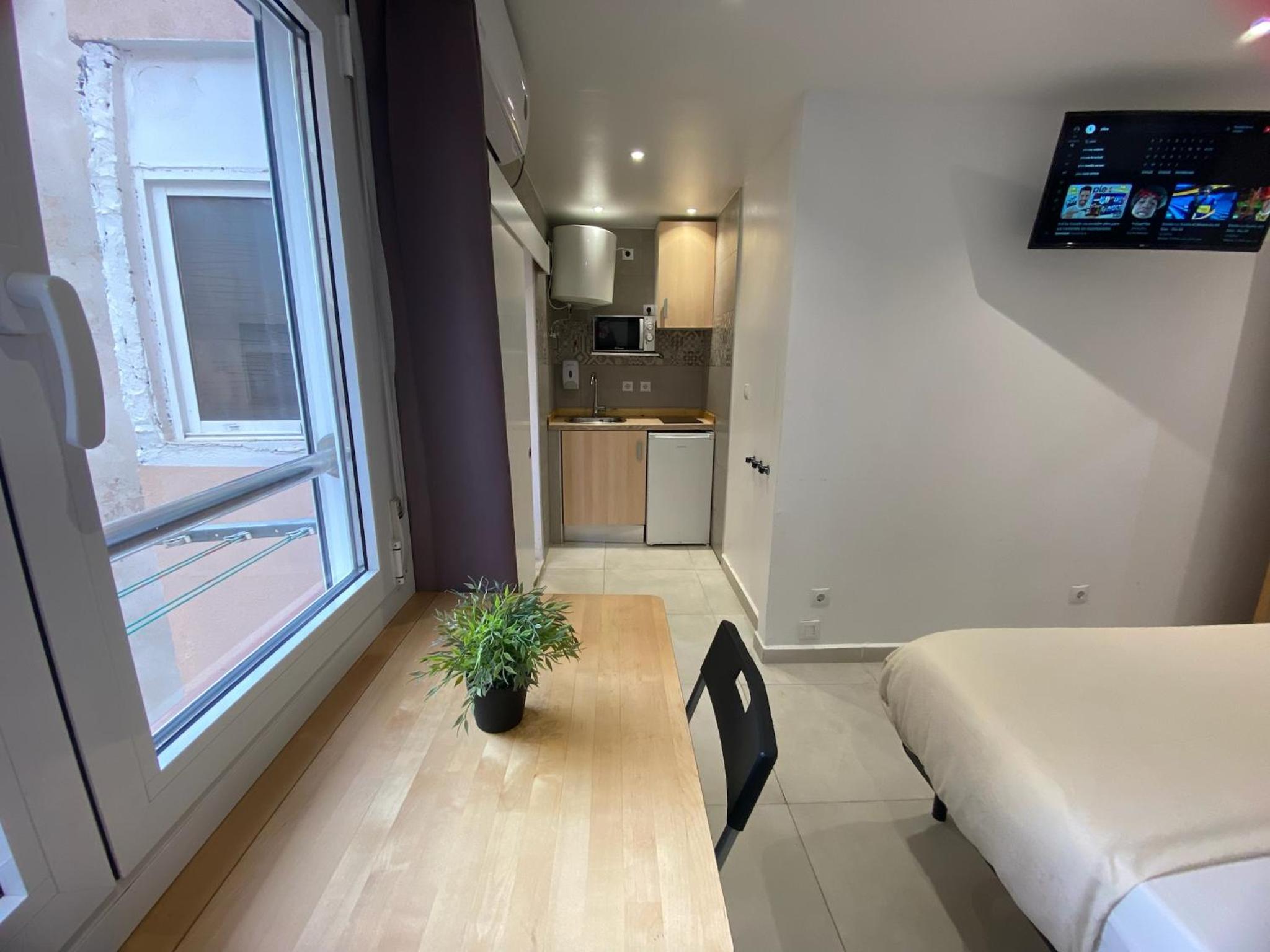 Studio Apartment photo 2