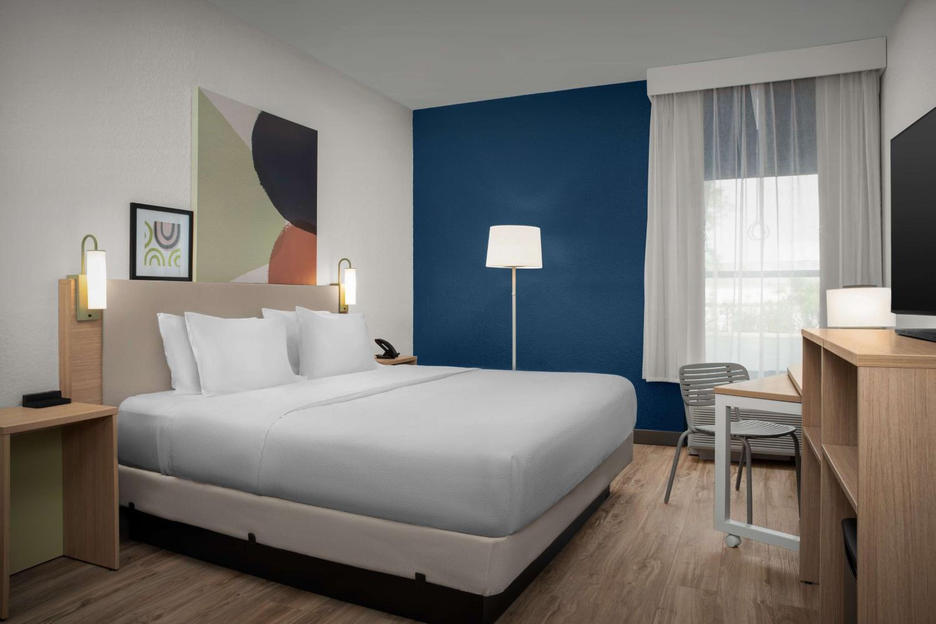 King Room with Roll-In Shower - Mobility and Hearing Access - Photo 1